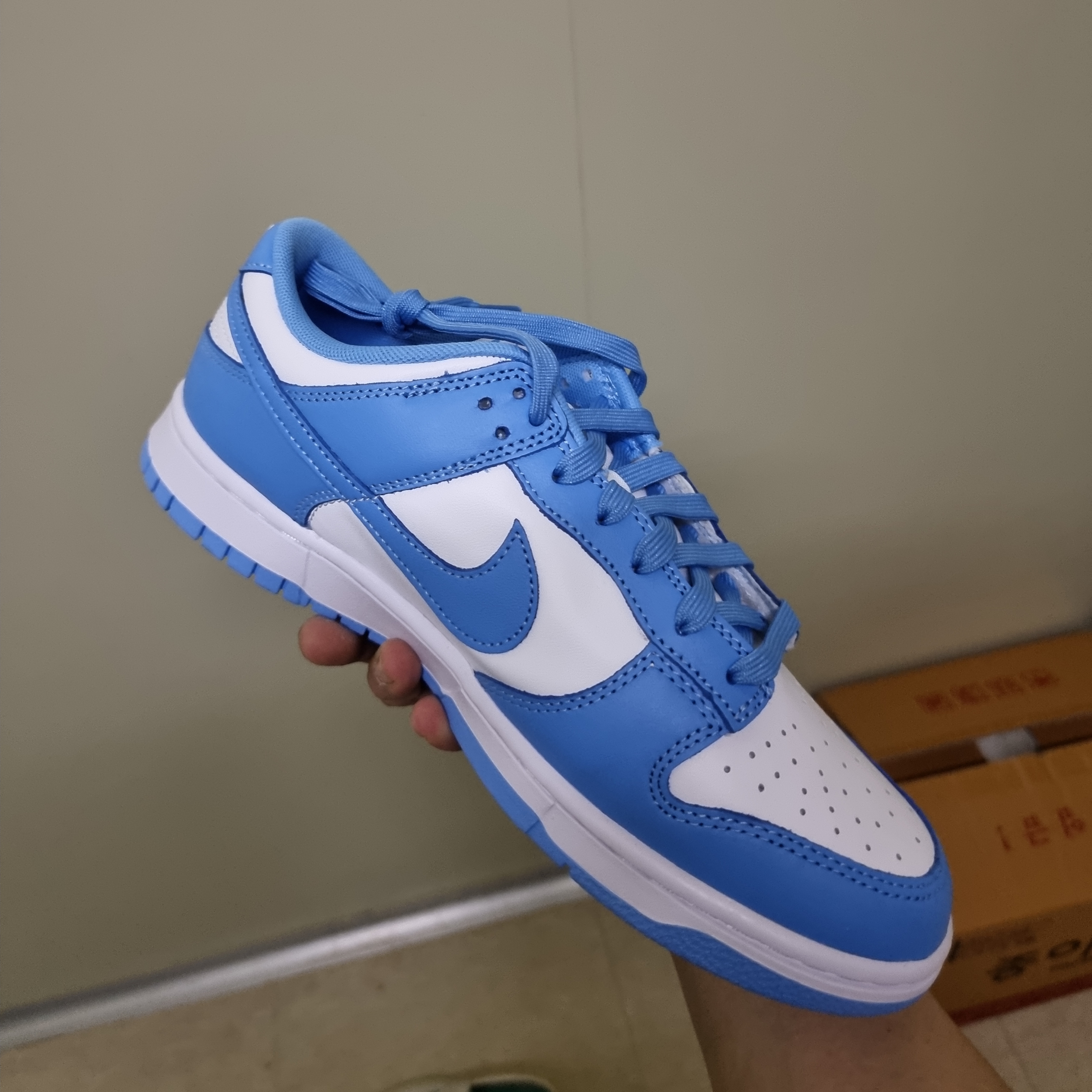 Nike Dunk Low Retro University Blue 착용 스타일 - 4