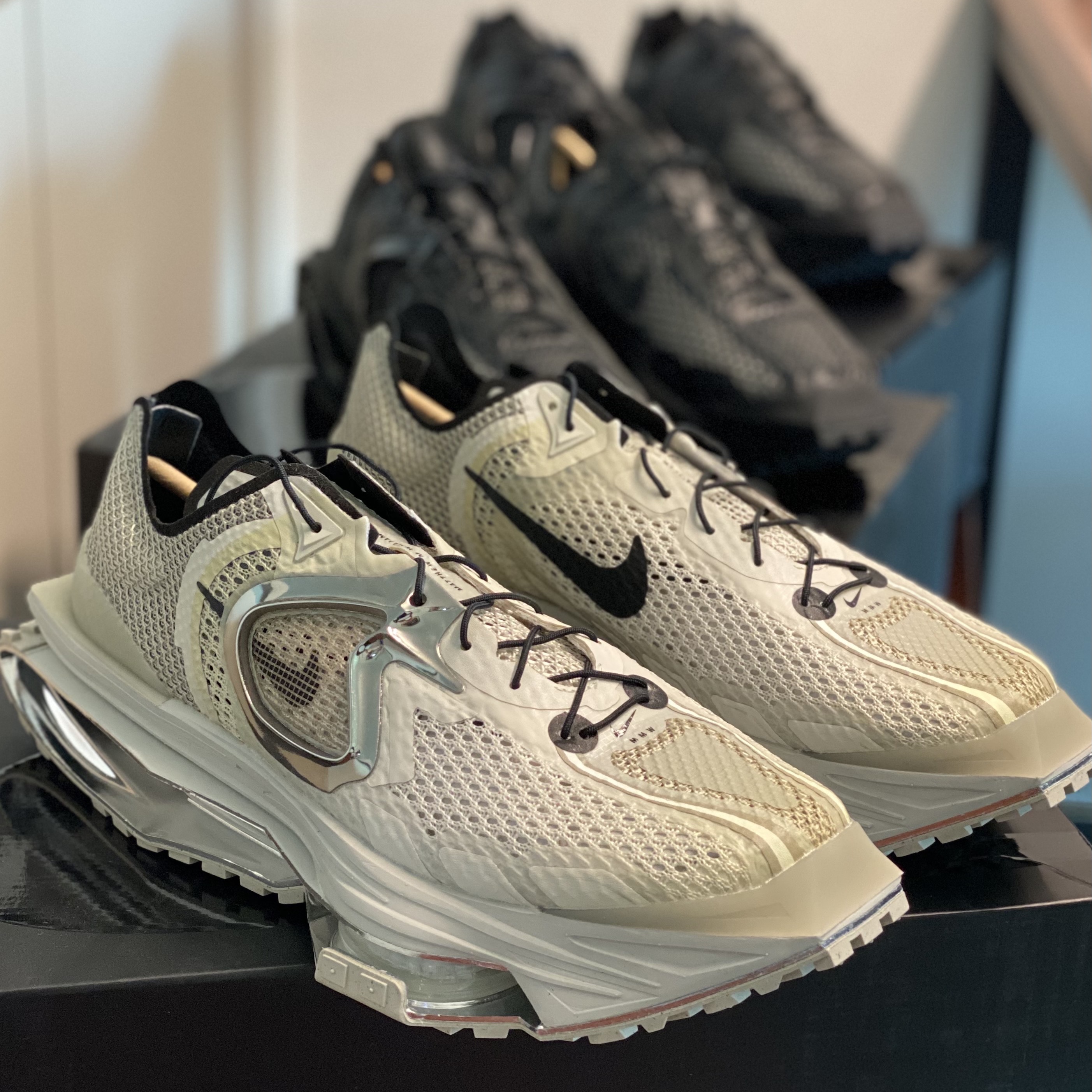 Nike x Matthew M Williams Zoom 004 Triple Black, Nike x Matthew M Williams Zoom 004 Stone 착용 스타일 - 2