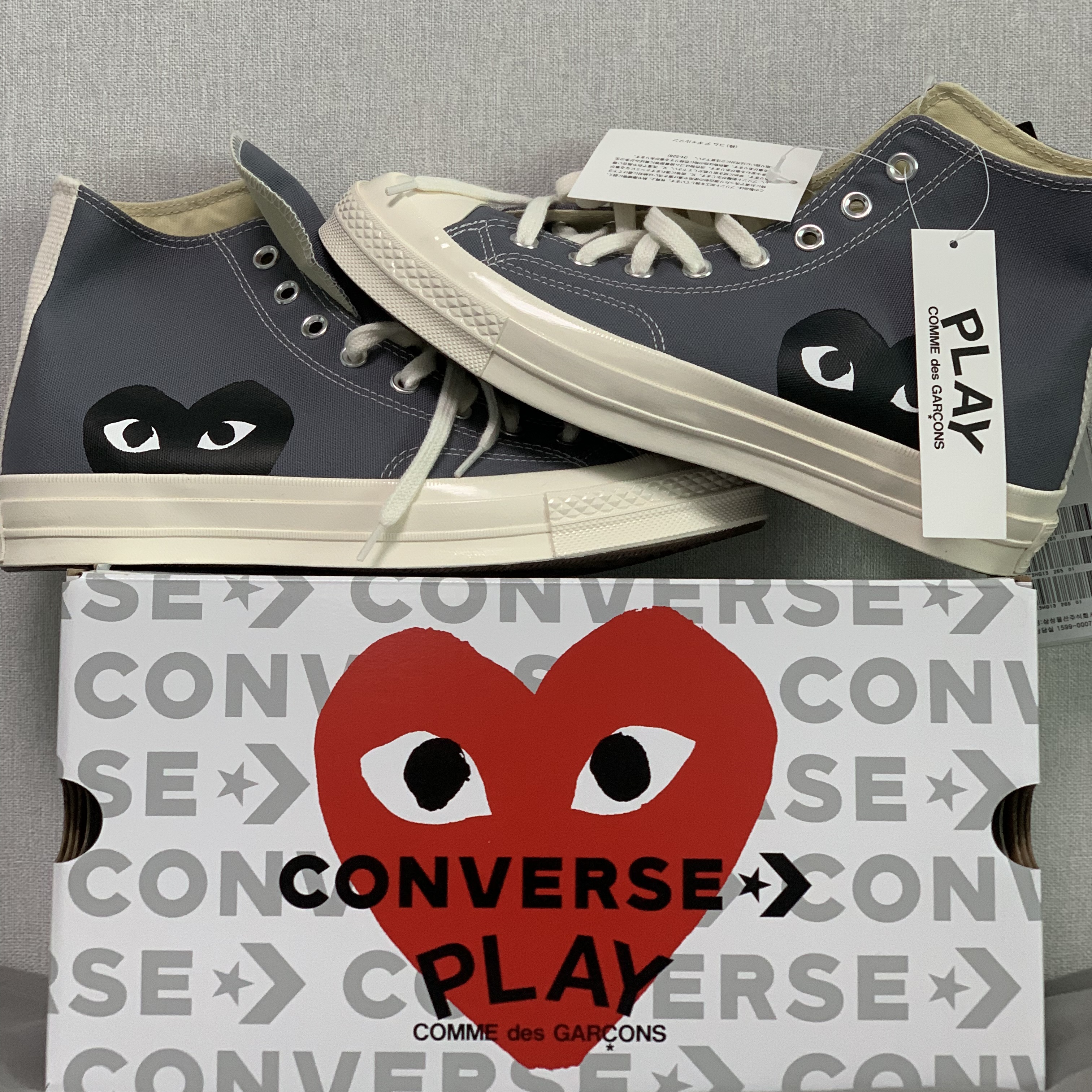 Converse x Play Comme des Garcons Chuck 70 Hi Steel Gray 착용 스타일 - 2