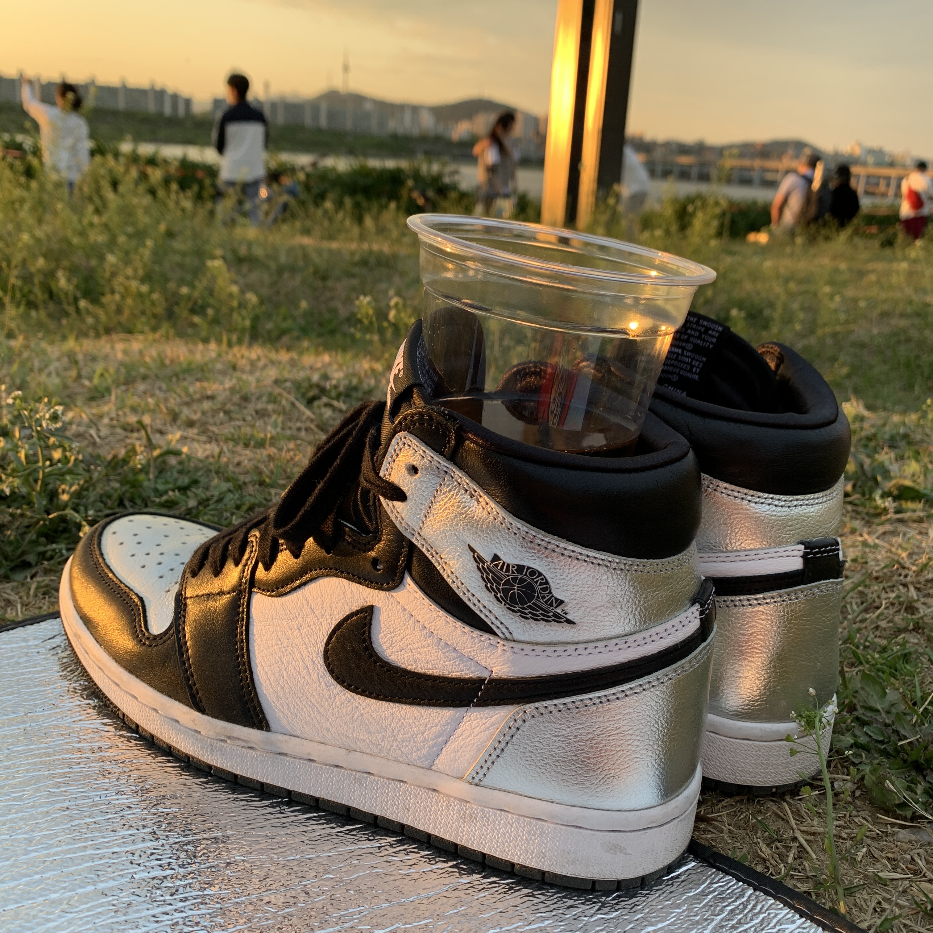 (W) Jordan 1 Retro High OG Silver Toe 착용 스타일