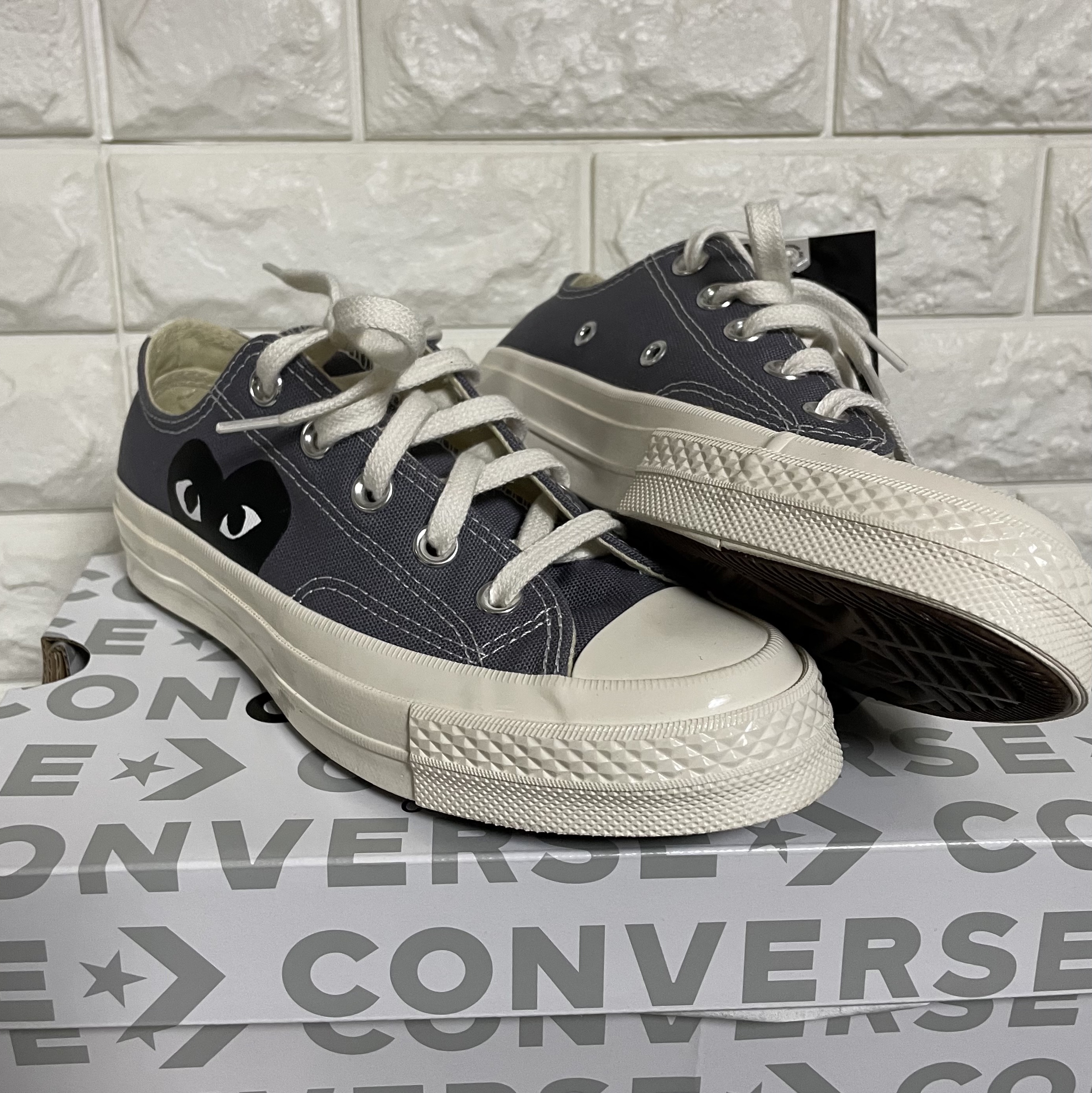 Converse x Play Comme des Garcons Chuck 70 Ox Steel Gray 착용 스타일