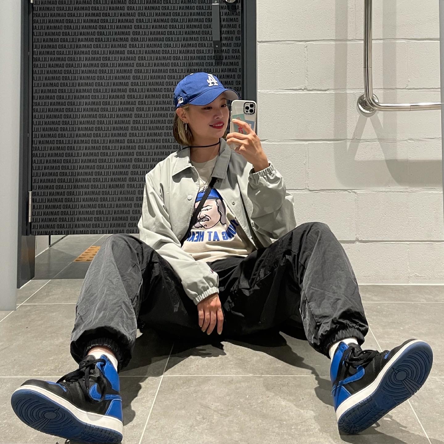 (GS) Jordan 1 Retro Royal 2017, Jordan 1 Retro Royal 2017 착용 스타일 - 3