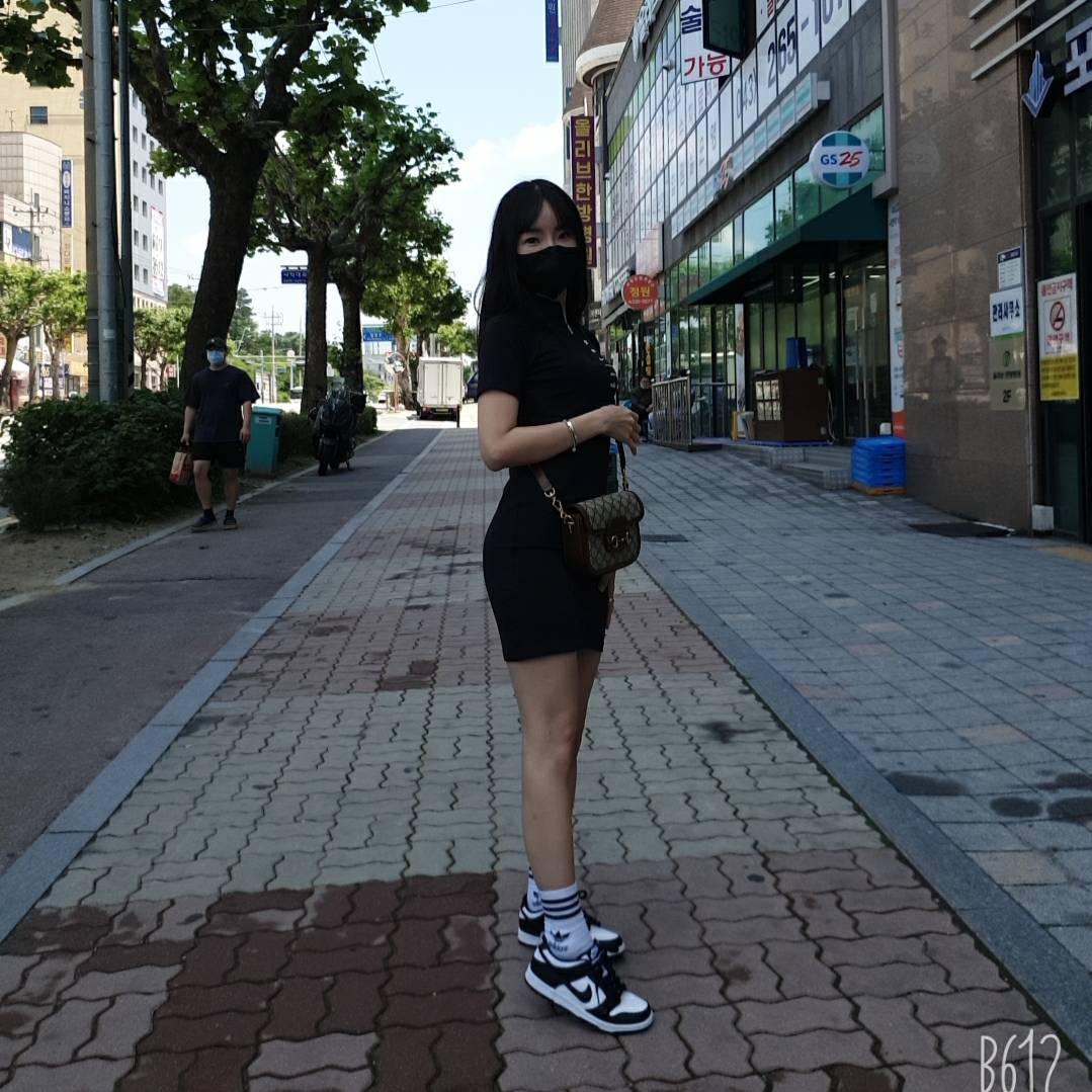 (GS) Nike Dunk Low Black 착용 스타일 - 1