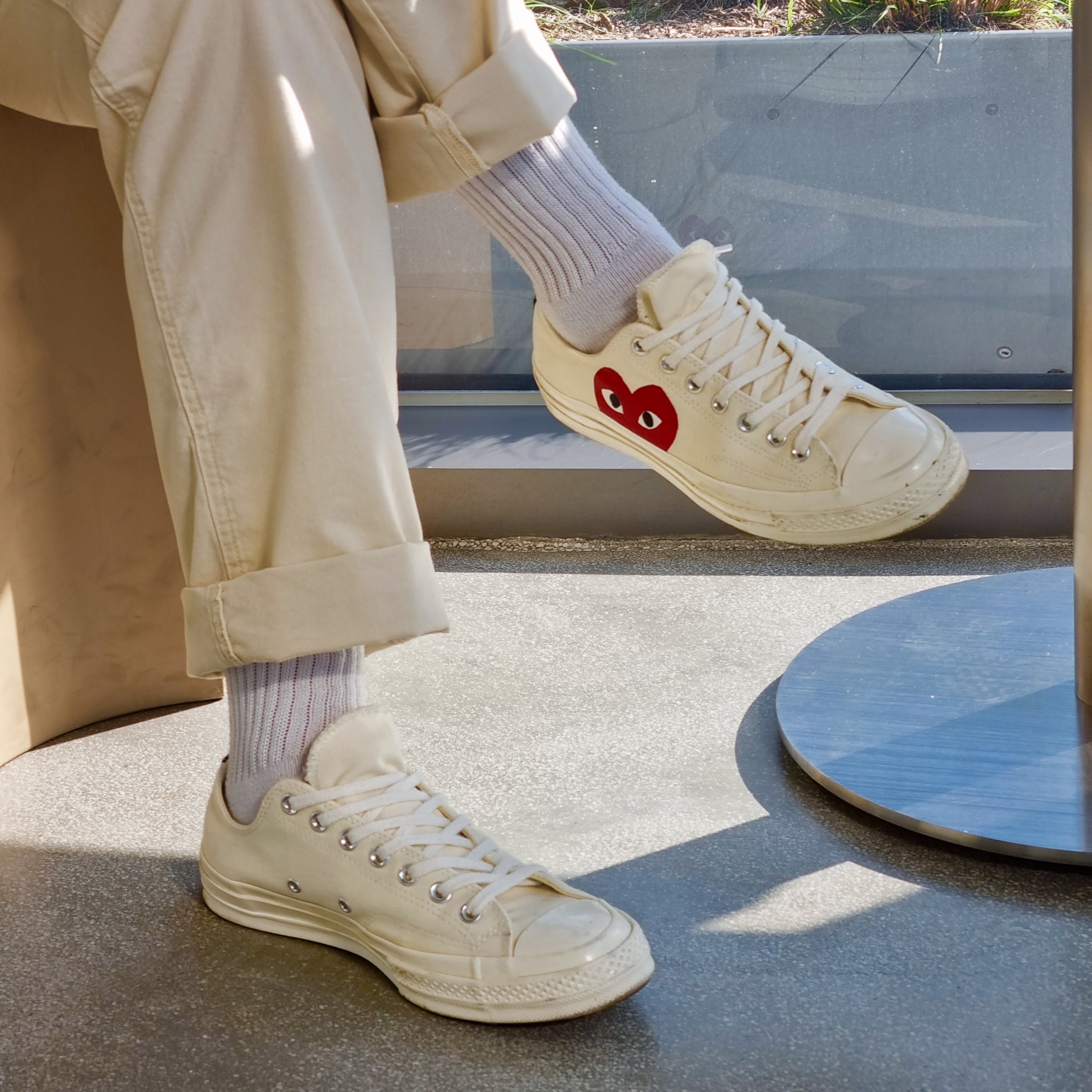 Converse x Play Comme des Garcons Chuck 70 Ox White 착용 스타일 - 2