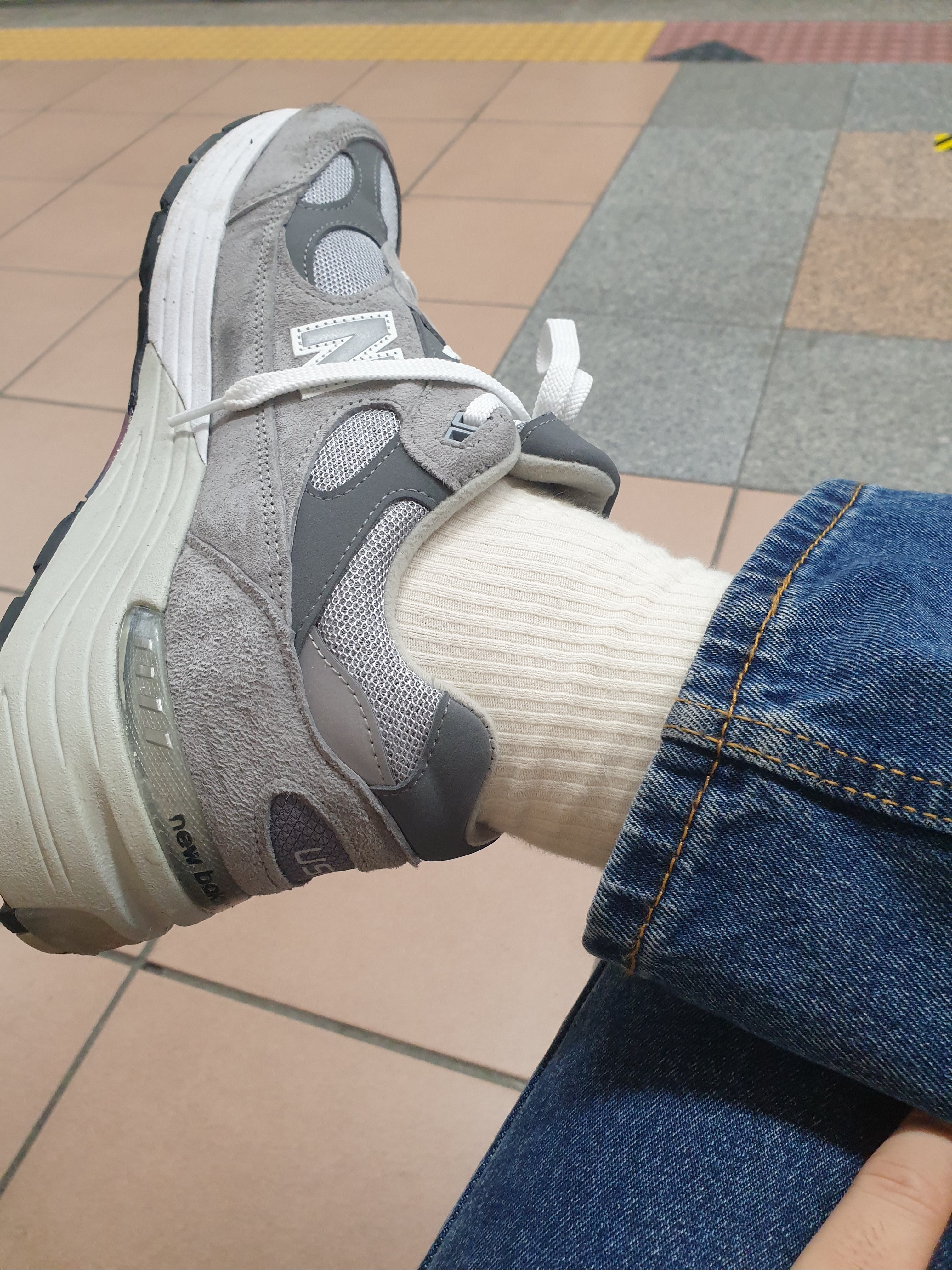 New Balance 992 Made in USA Grey - D Standard 착용 스타일