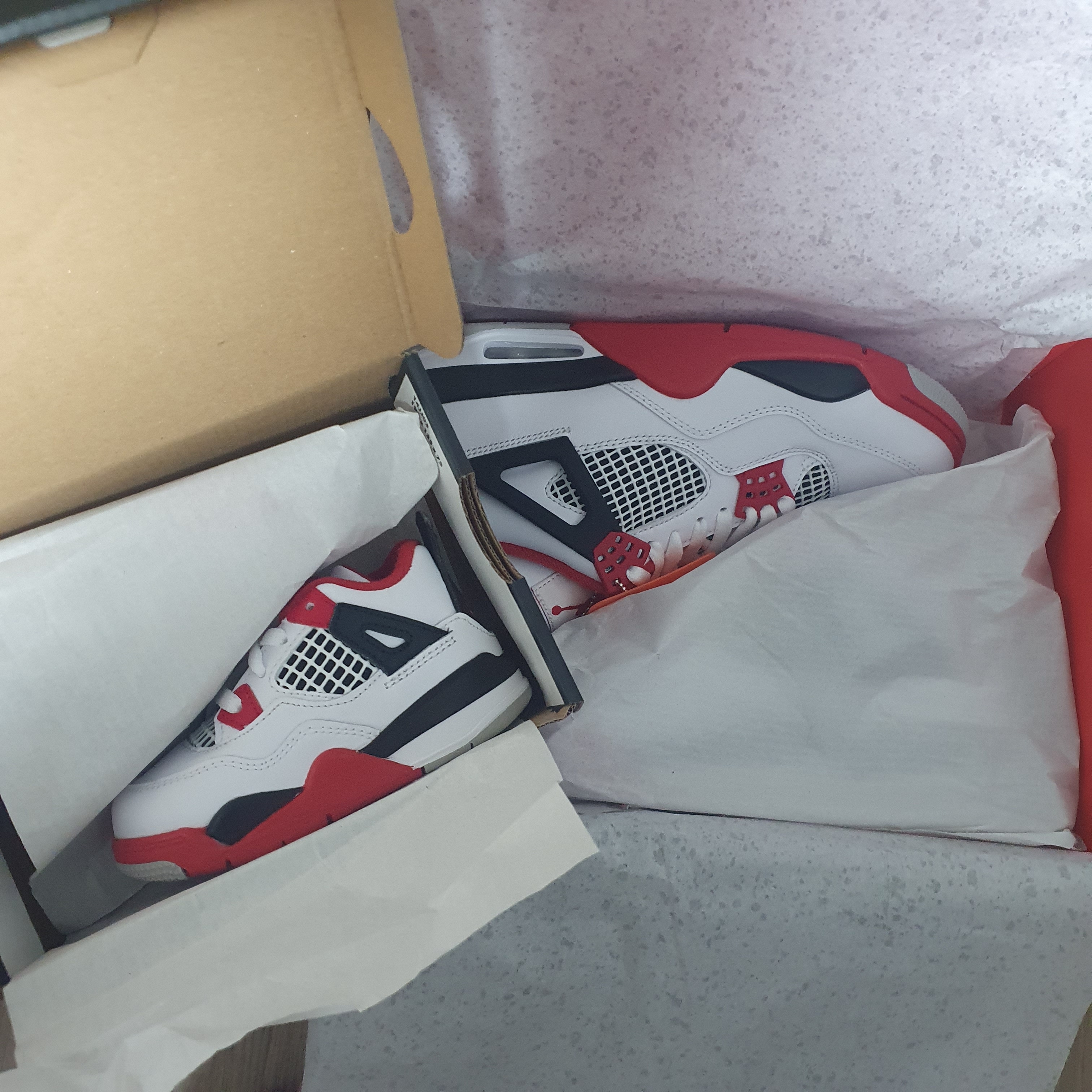 Jordan 4 Retro OG Fire Red 2020, (TD) Jordan 4 Retro OG Fire Red 2020 착용 스타일