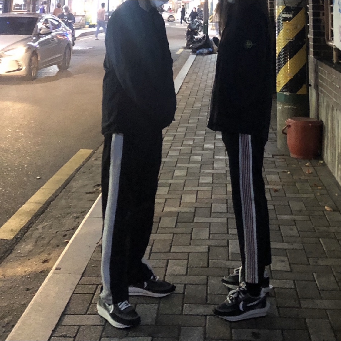 Nike x Sacai LDWaffle Black 착용 스타일 - 2