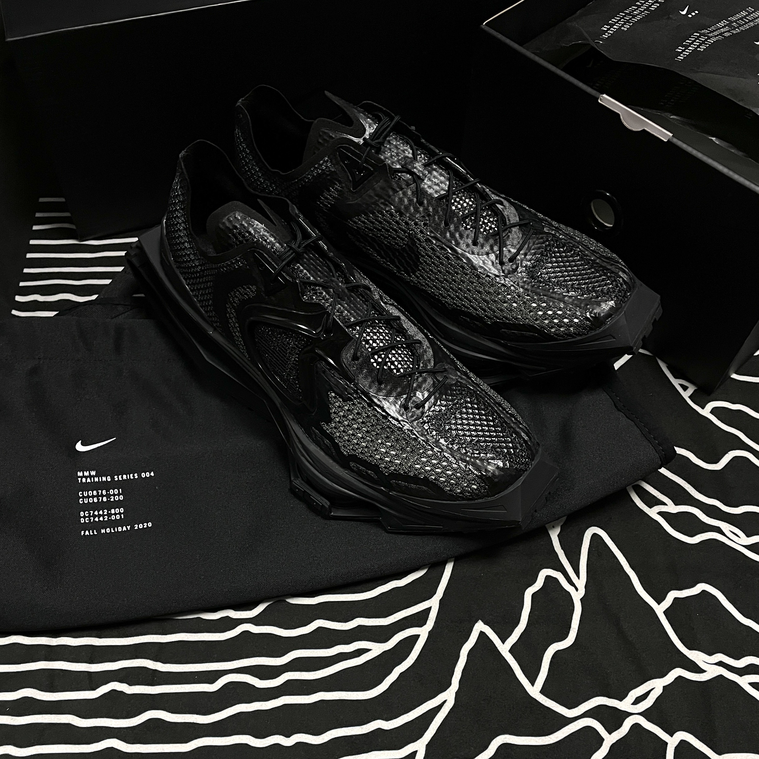 Nike x Matthew M Williams Zoom 004 Triple Black 착용 스타일 - 3