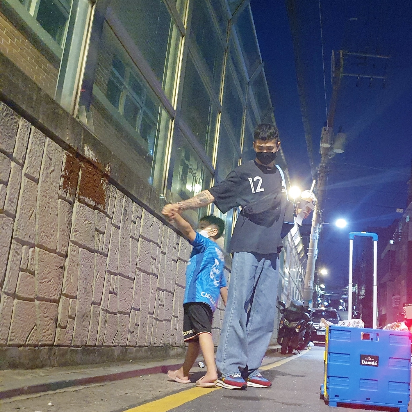 Nike x Sacai LDWaffle Blue Multi, Nike x Off-White Mercurial NRG X T-Shirt Black 착용 스타일 - 2