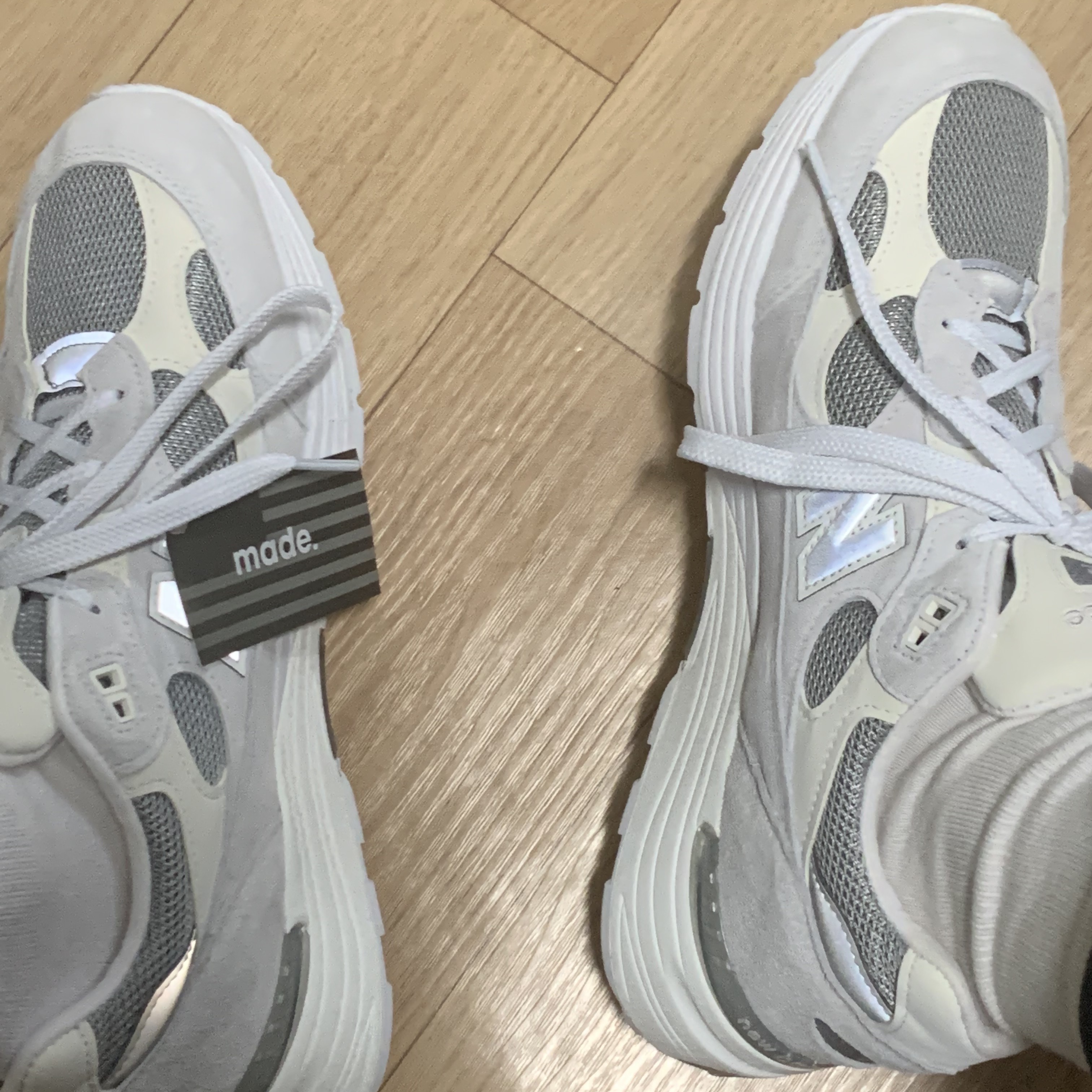 New Balance 992 Made in USA White Silver 착용 스타일 - 2
