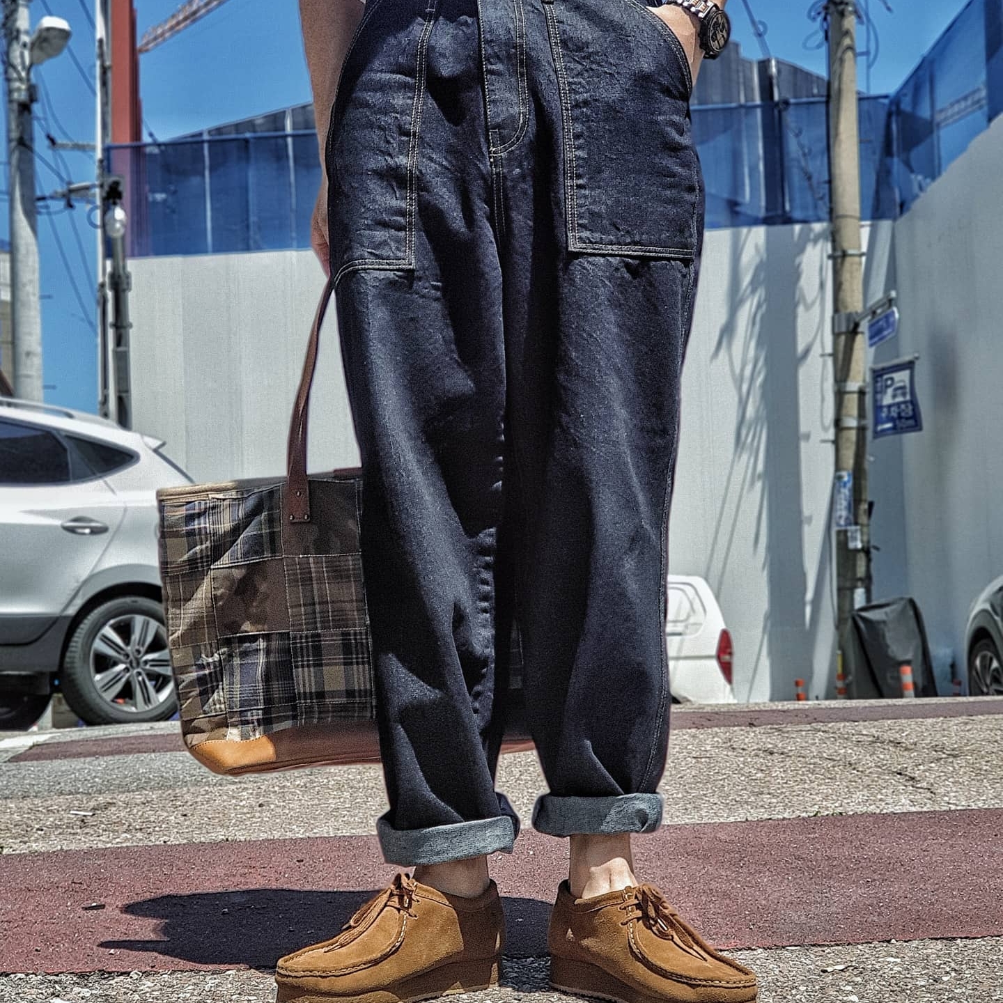 Clarks x Supreme Wallabee Gore-Tex Maple 착용 스타일 - 4