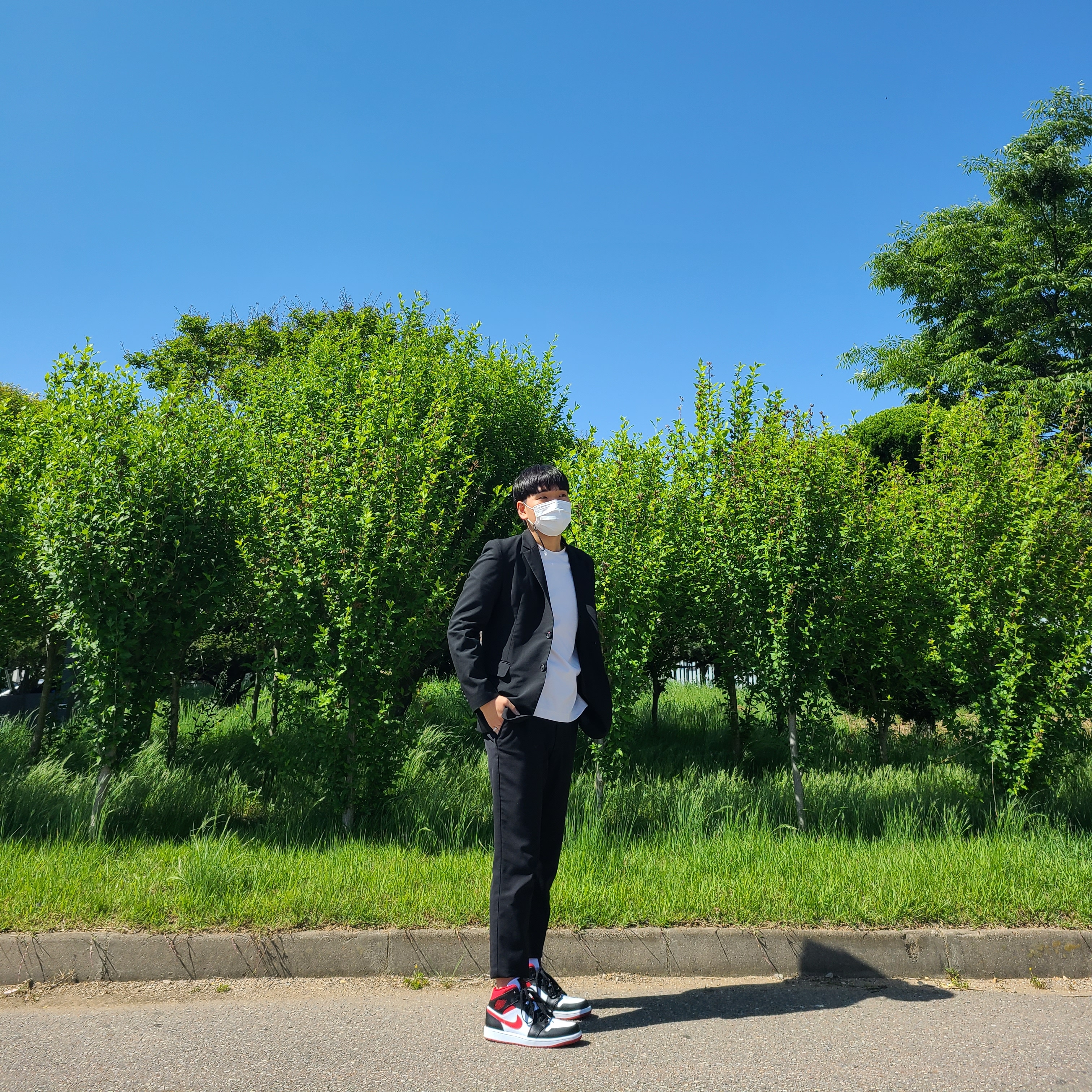 Jordan 1 Mid Gym Red Black White 착용 스타일