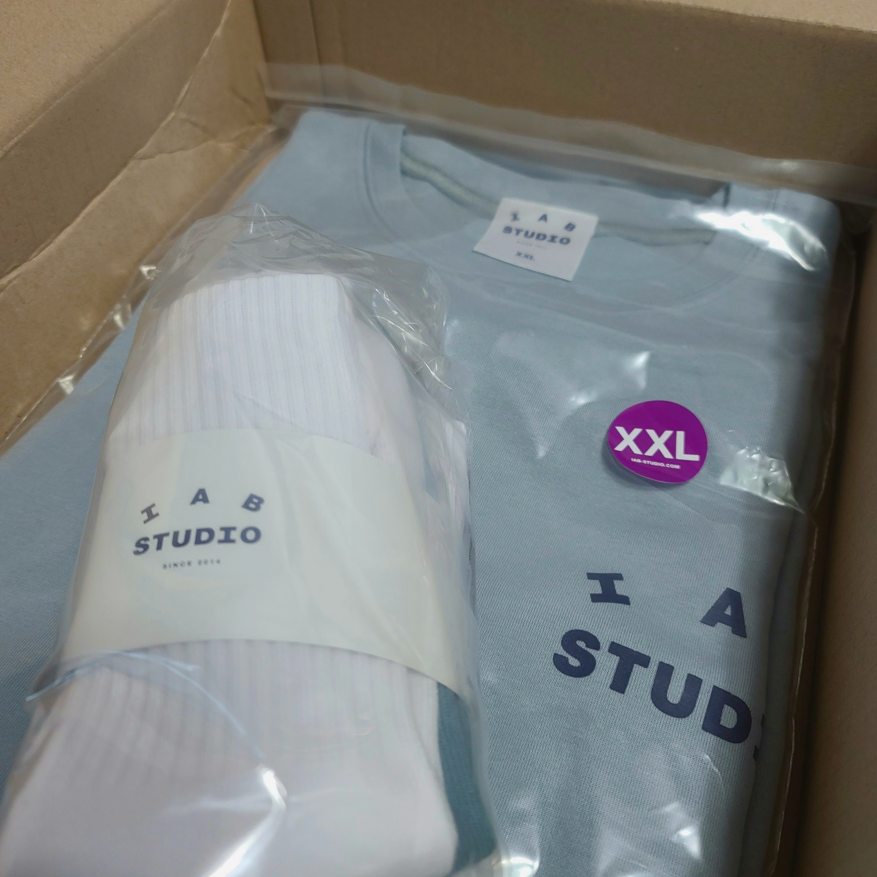 IAB Studio T-Shirt Ash Blue - 21SS, IAB Studio White & Ash Blue Socks (3 Pack) 착용 스타일
