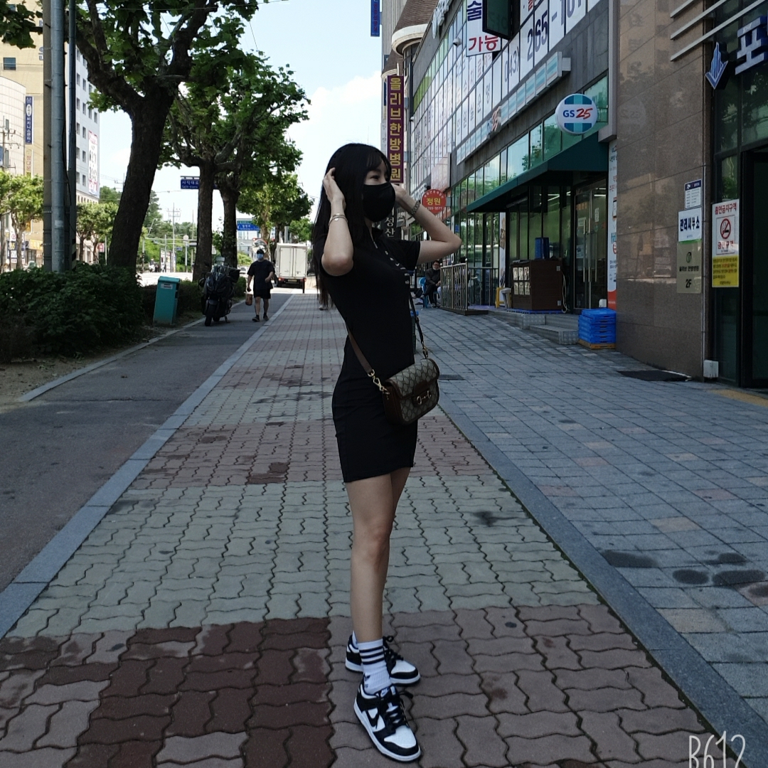 (GS) Nike Dunk Low Black 착용 스타일 - 2