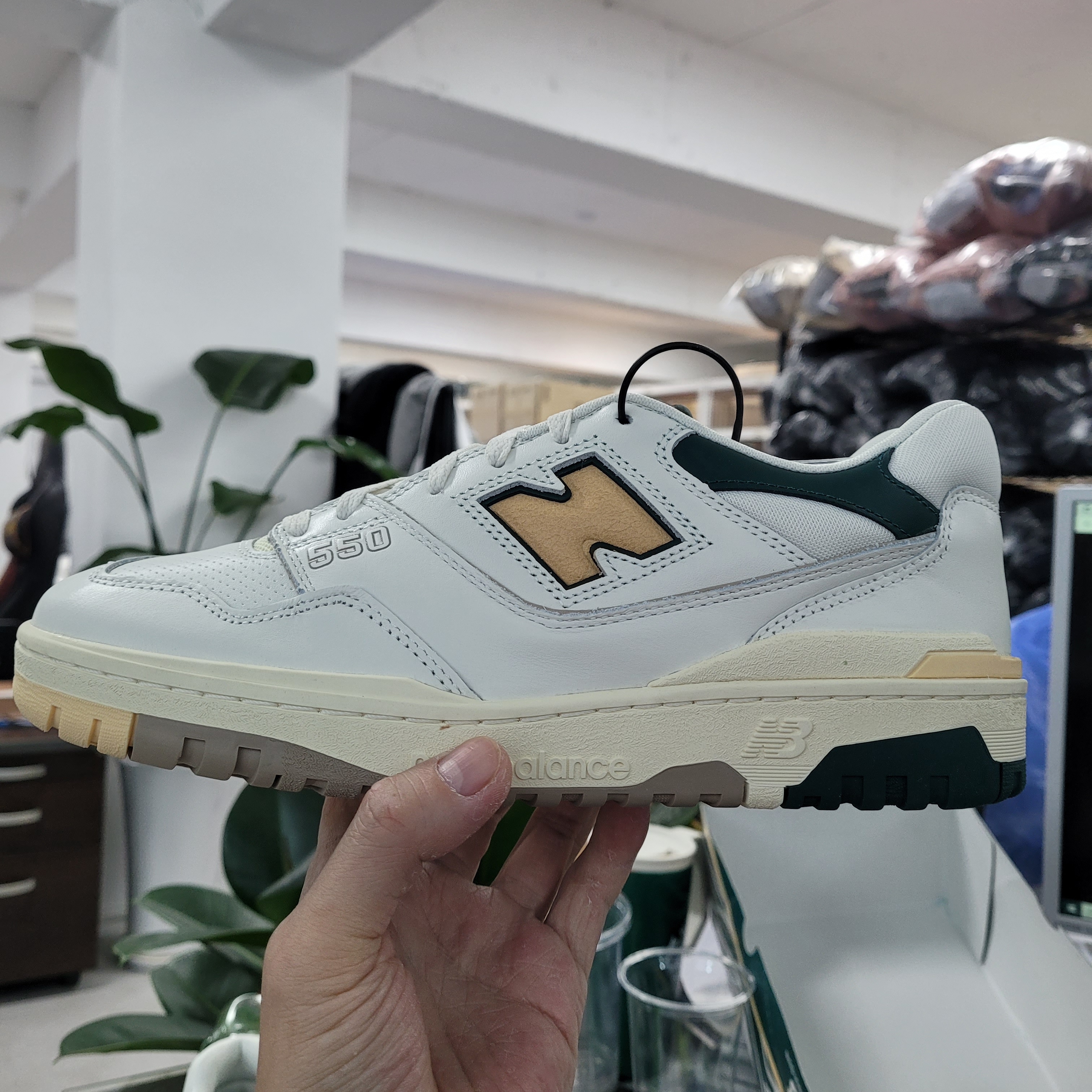 New Balance x Aime Leon Dore 550 Green Yellow 착용 스타일 - 1