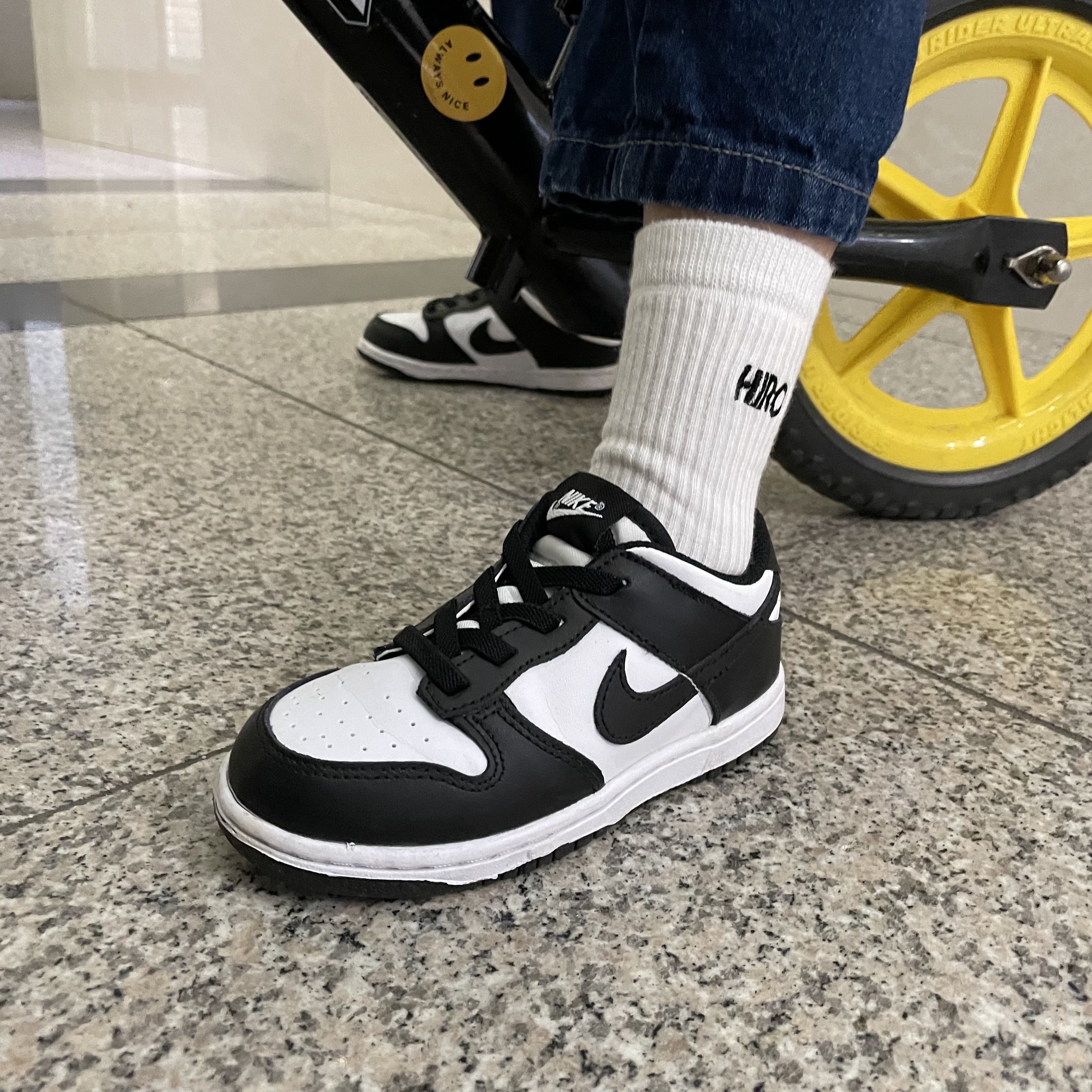 (TD) Nike Dunk Low Black, (Kids) Essentials T-Shirt Black - 21SS 착용 스타일 - 2