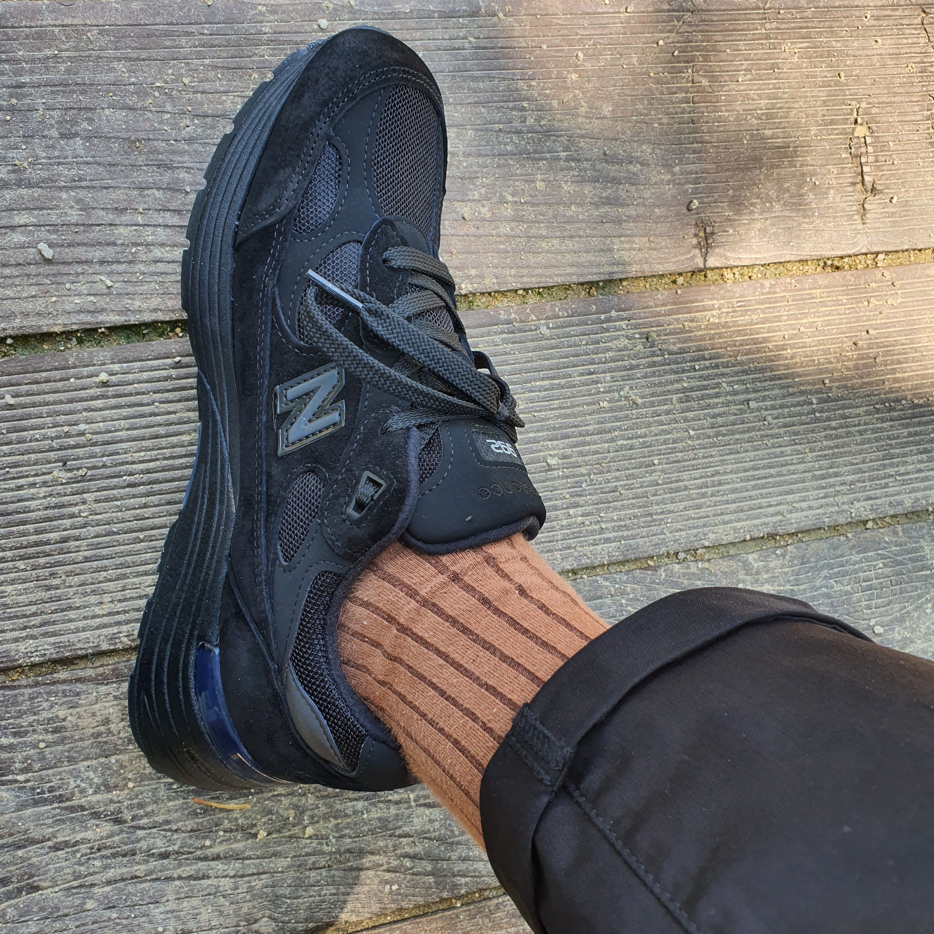 New Balance 992 Made in USA Triple Black 착용 스타일 - 2