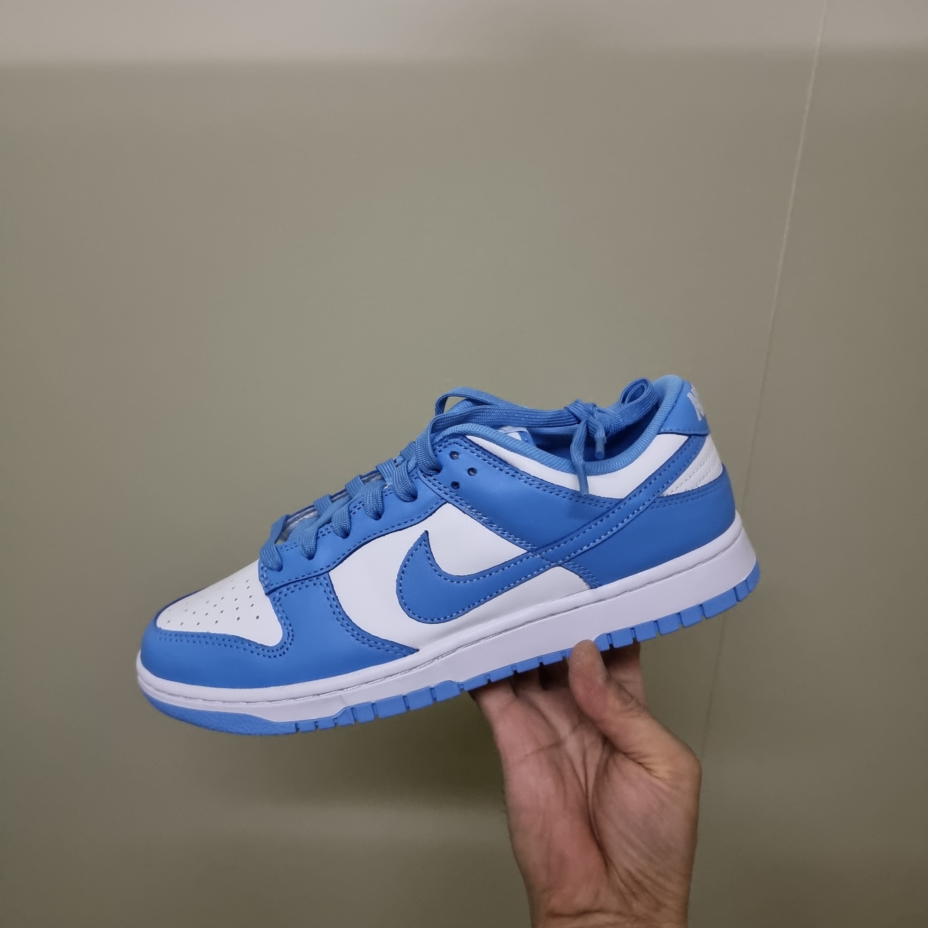 Nike Dunk Low Retro University Blue 착용 스타일 - 2