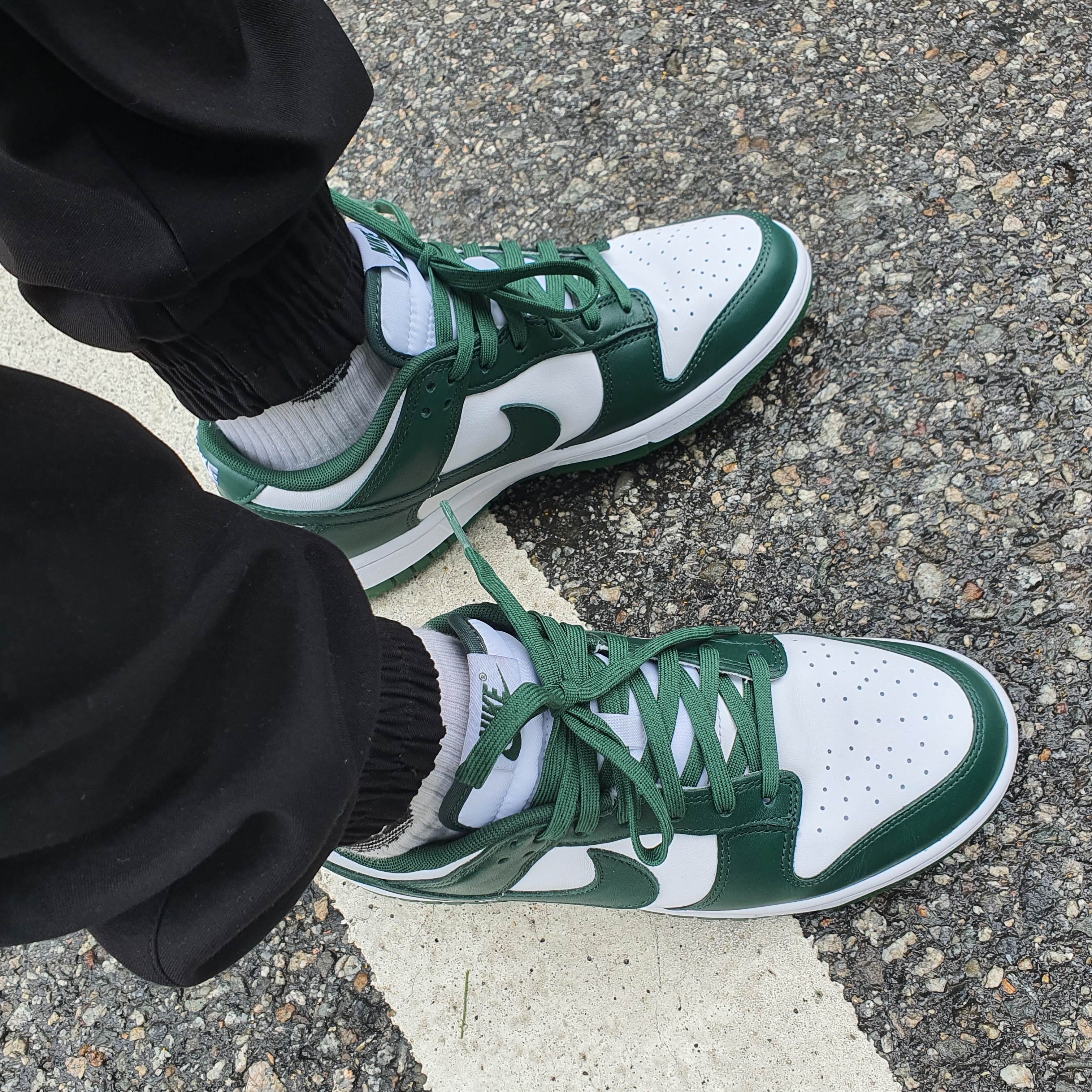 Nike Dunk Low Retro Varsity Green 착용 스타일 - 2