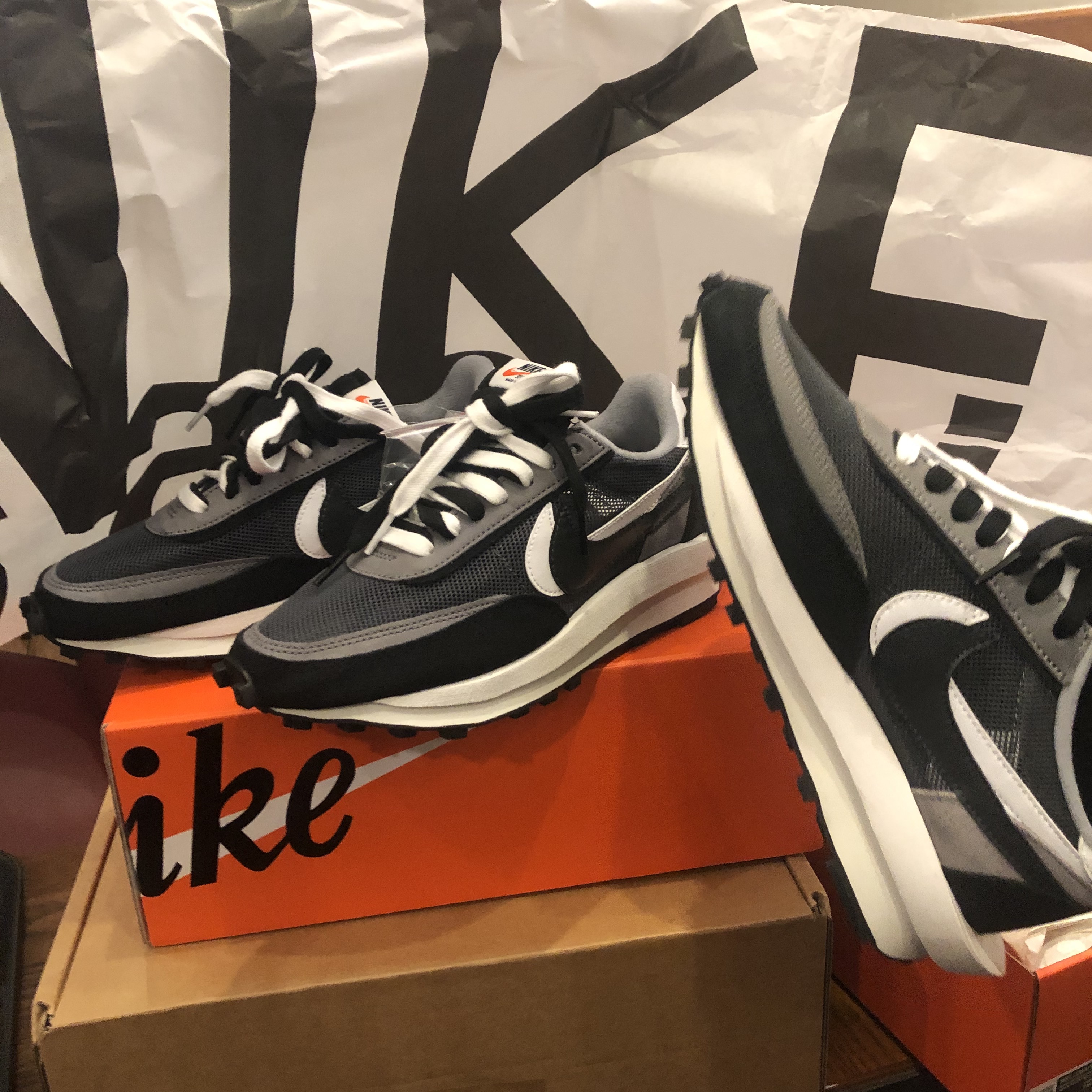Nike x Sacai LDWaffle Black 착용 스타일 - 3