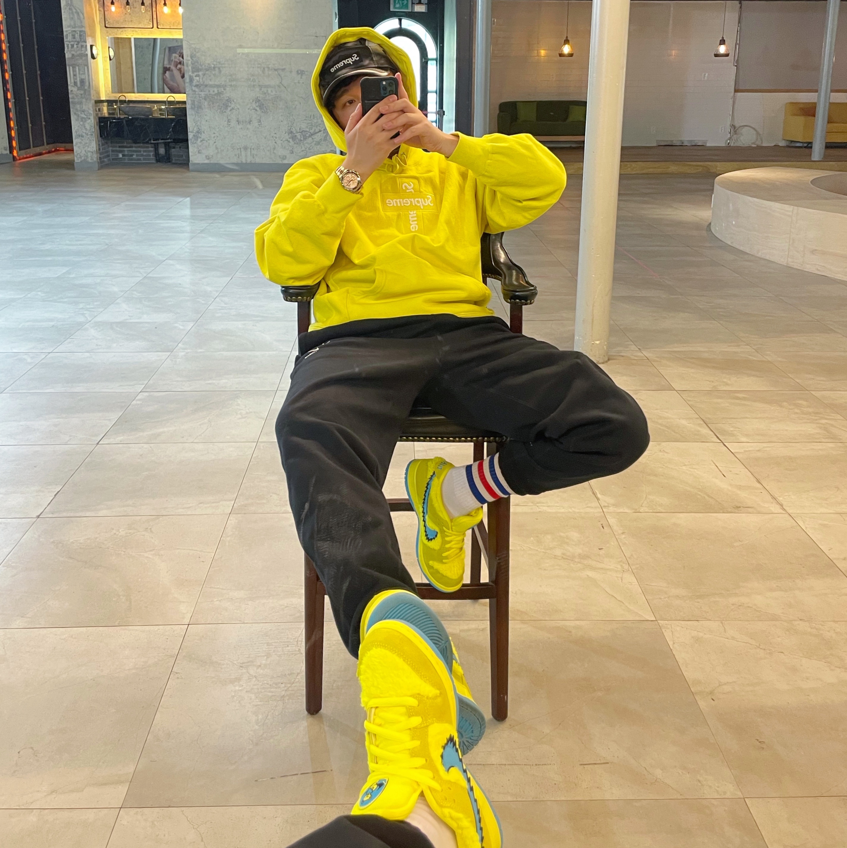 Supreme Cross Box Logo Hooded Sweatshirt Lemon - 20FW, Nike x Stussy NRG ZR Fleece Pants Black - US/EU 착용 스타일