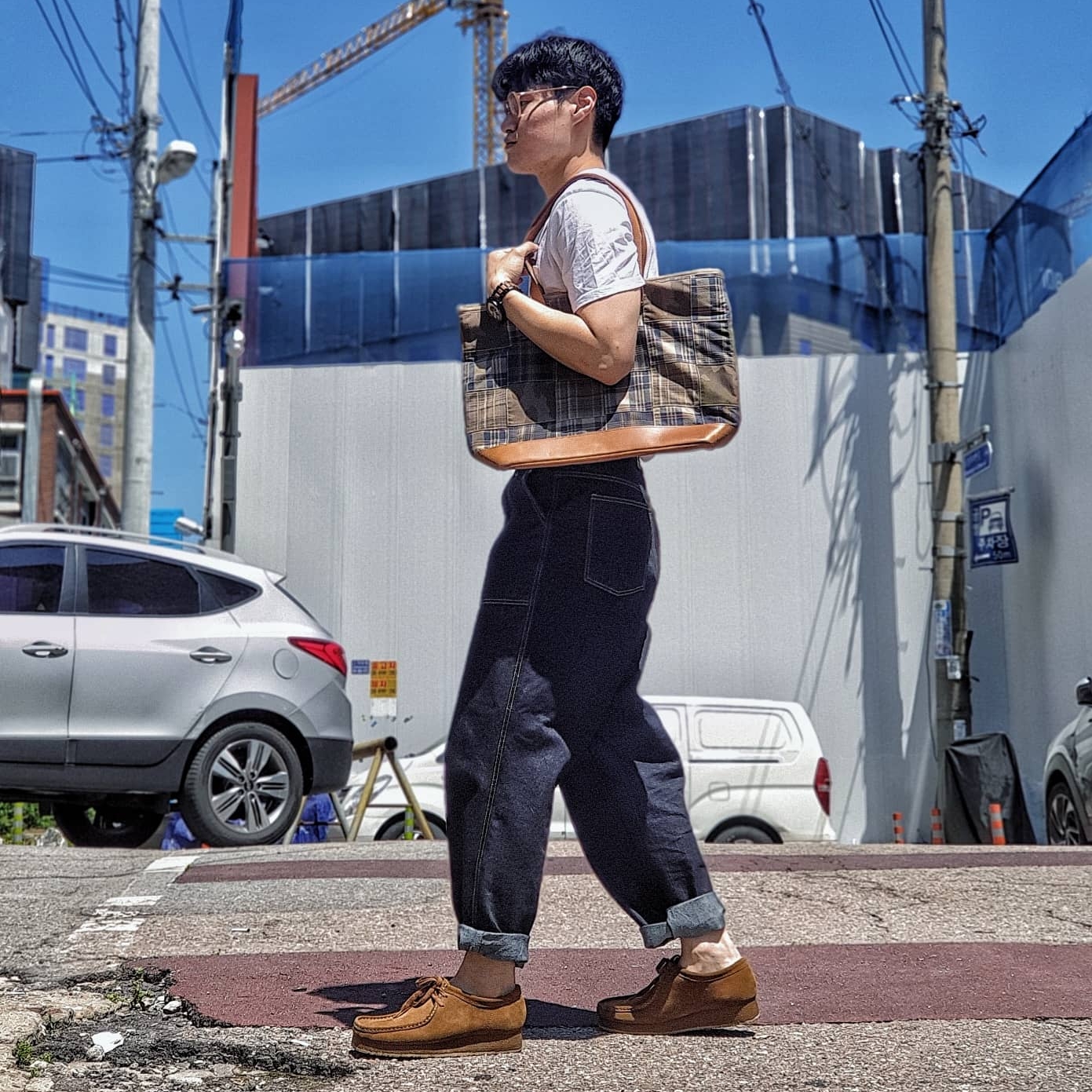 Clarks x Supreme Wallabee Gore-Tex Maple 착용 스타일 - 2