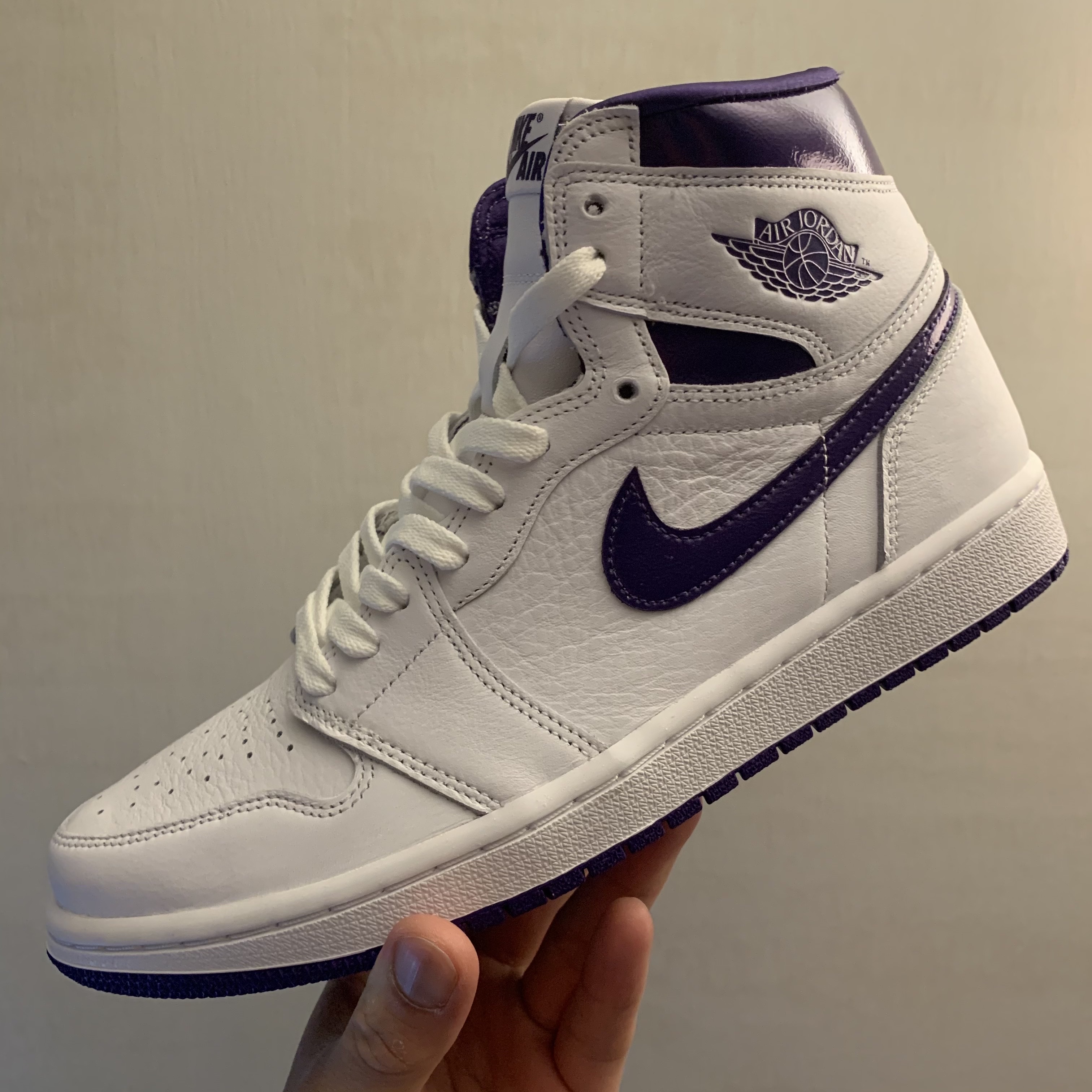 (W) Jordan 1 High OG Court Purple 착용 스타일 - 2