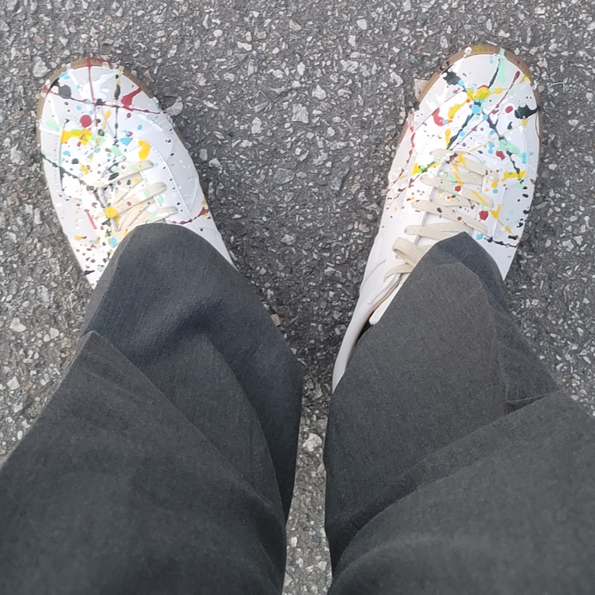 Maison Margiela Replica Paint Drop Sneakers 착용 스타일