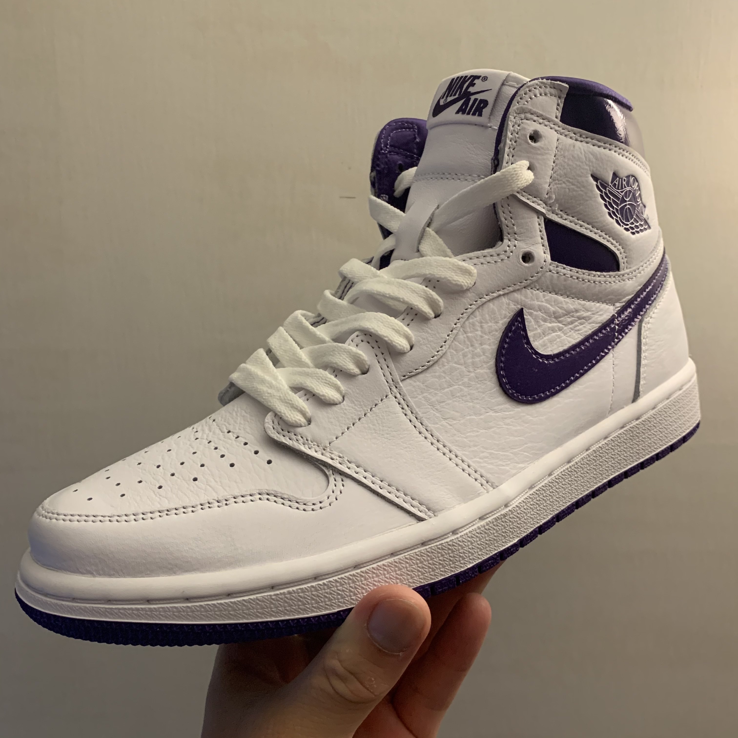 (W) Jordan 1 High OG Court Purple 착용 스타일 - 3