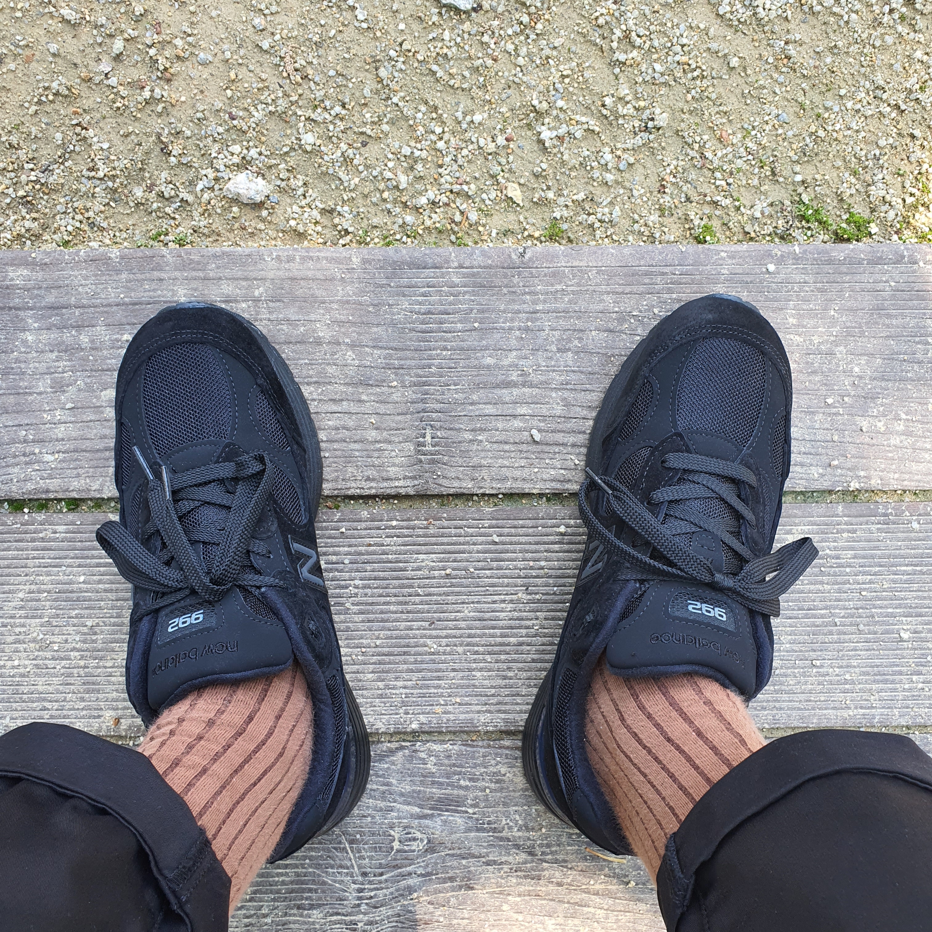 New Balance 992 Made in USA Triple Black 착용 스타일 - 1