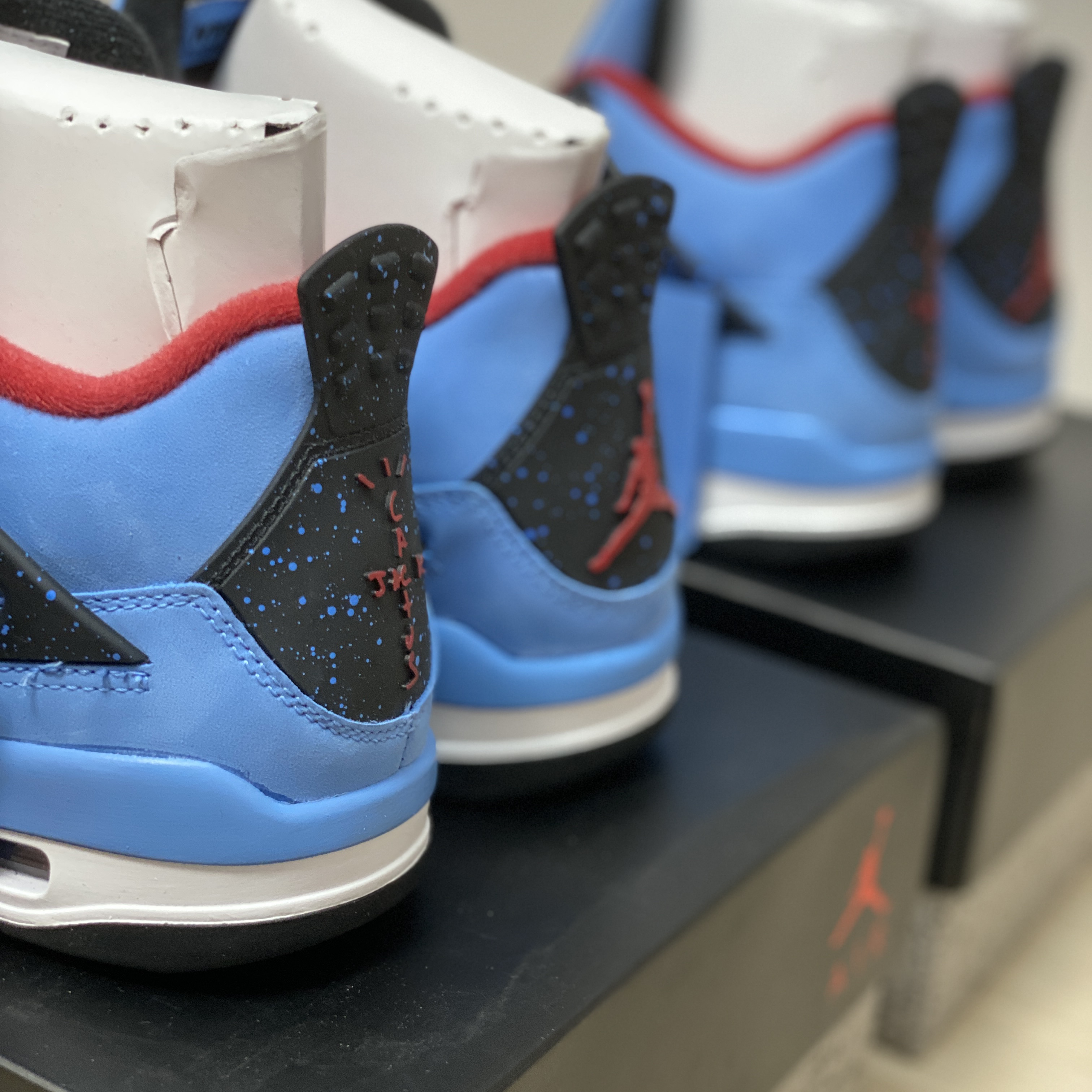 Jordan 4 x Travis Scott Retro Cactus Jack 착용 스타일