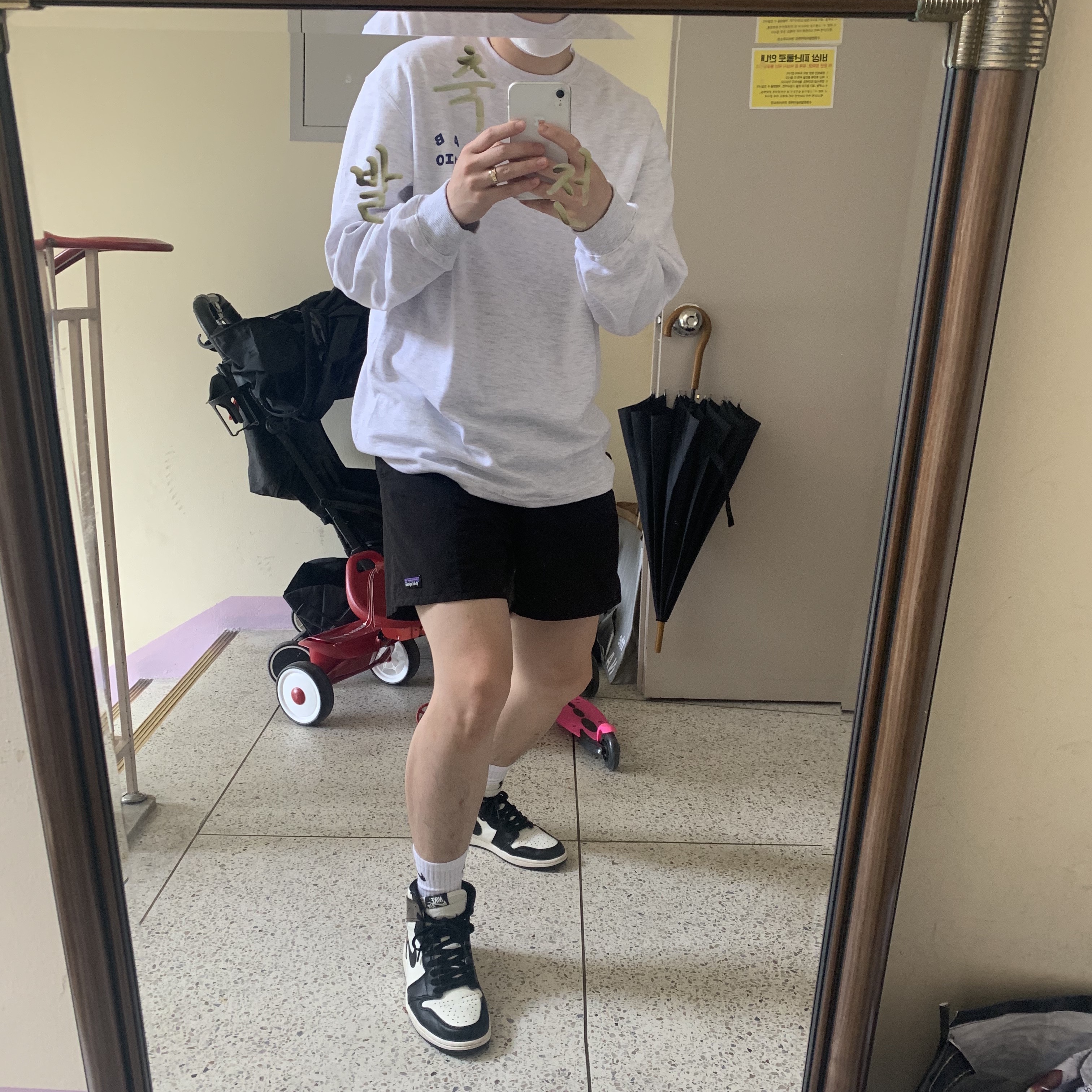 IAB Studio Long Sleeve Light Gray, Jordan 1 Retro High OG Black Mocha 착용 스타일