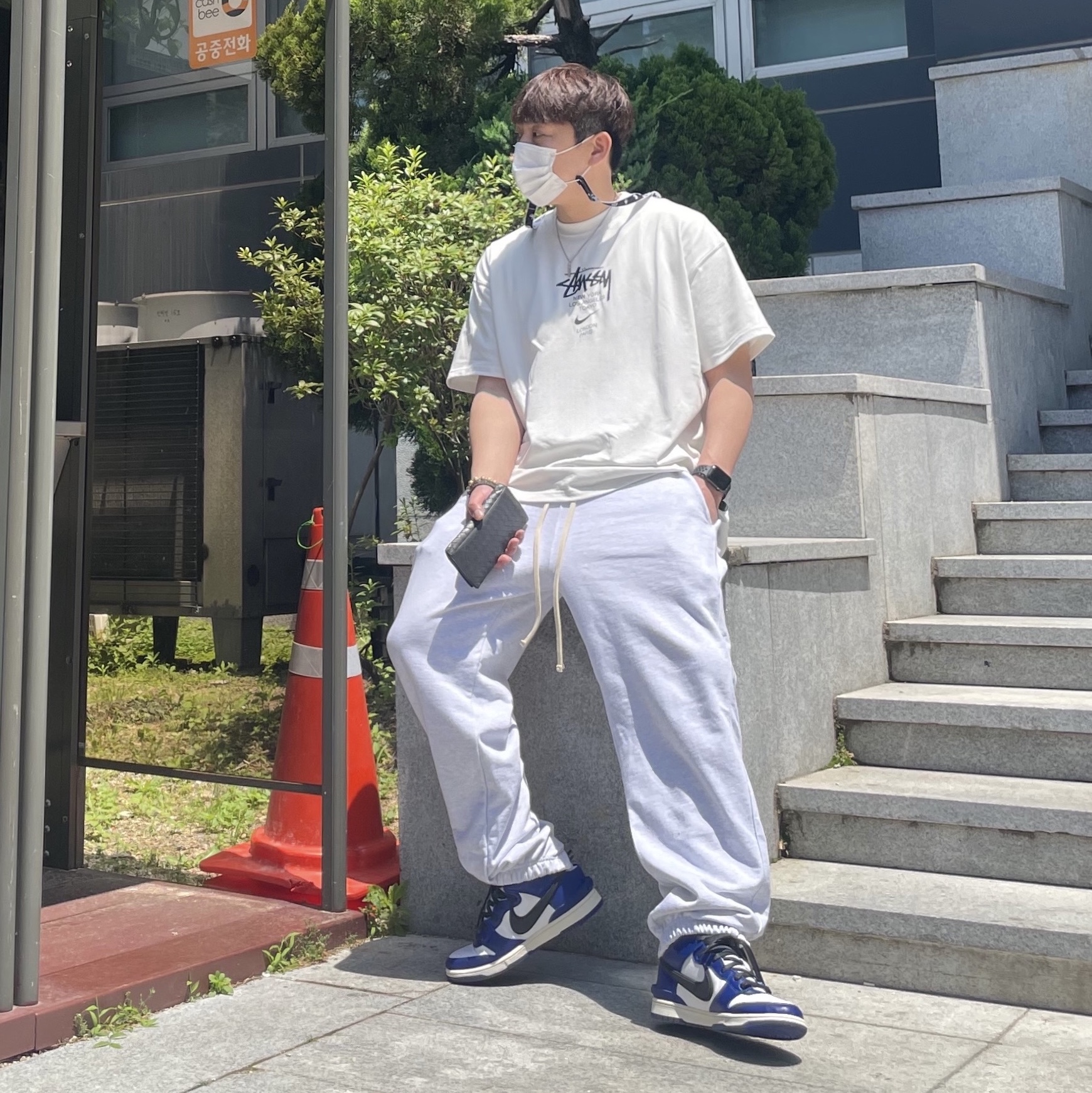 Nike x Ambush Dunk High Deep Royal Blue, Nike x Stussy WT T-Shirt White - US/EU 착용 스타일