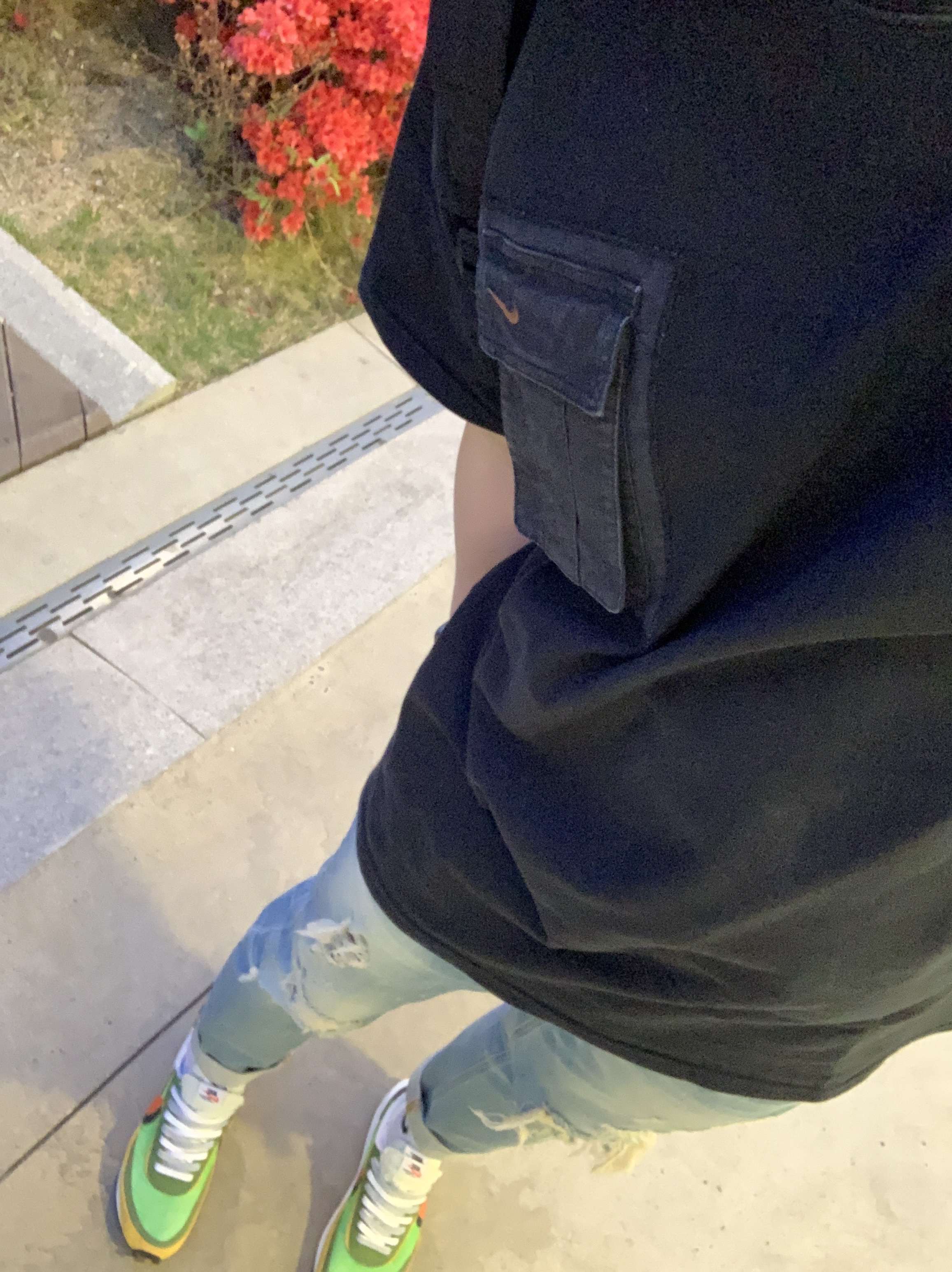 Nike x Travis Scott NRG AG T-Shirt Black, Nike x Sacai LDWaffle Green Multi 착용 스타일