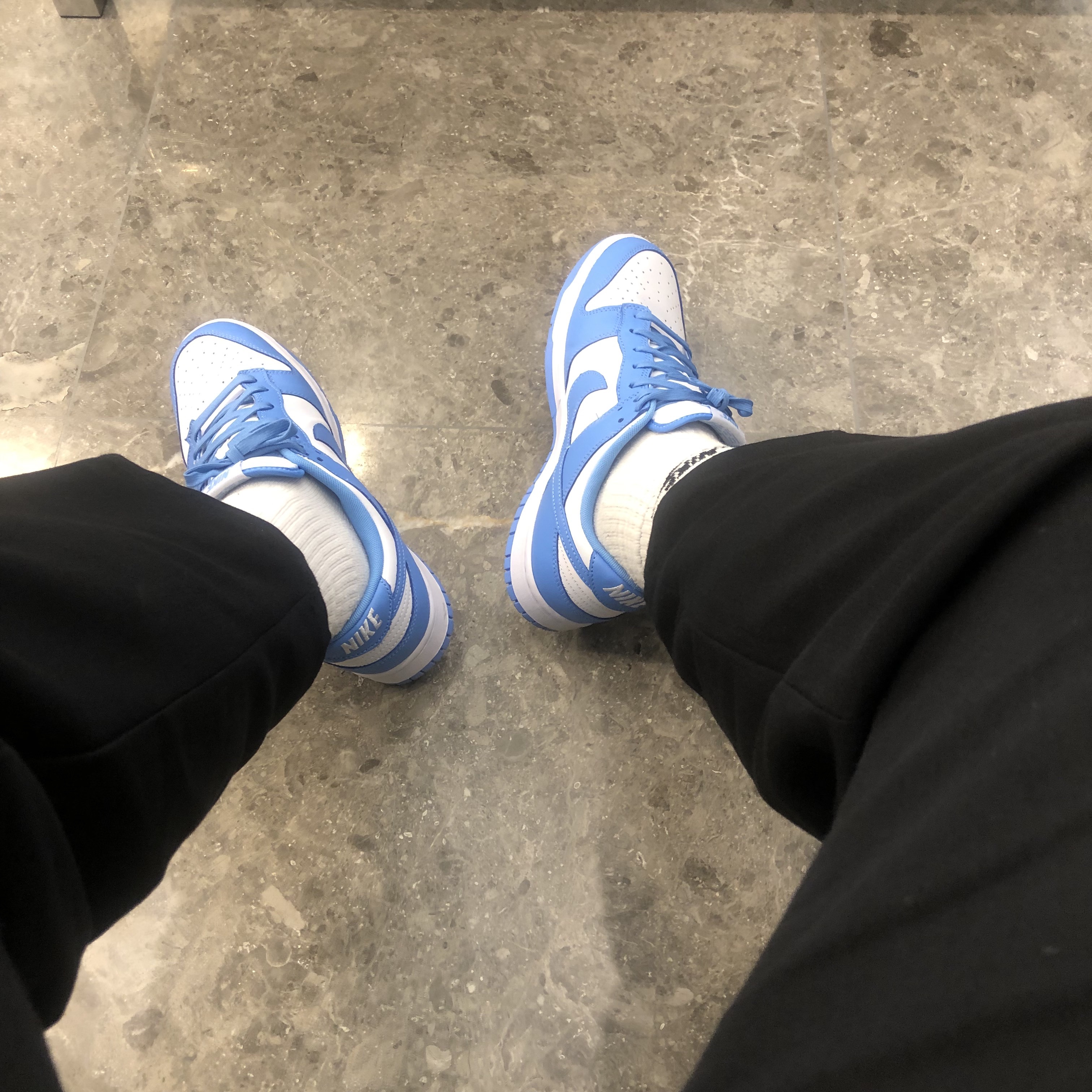Nike Dunk Low Retro University Blue 착용 스타일 - 1