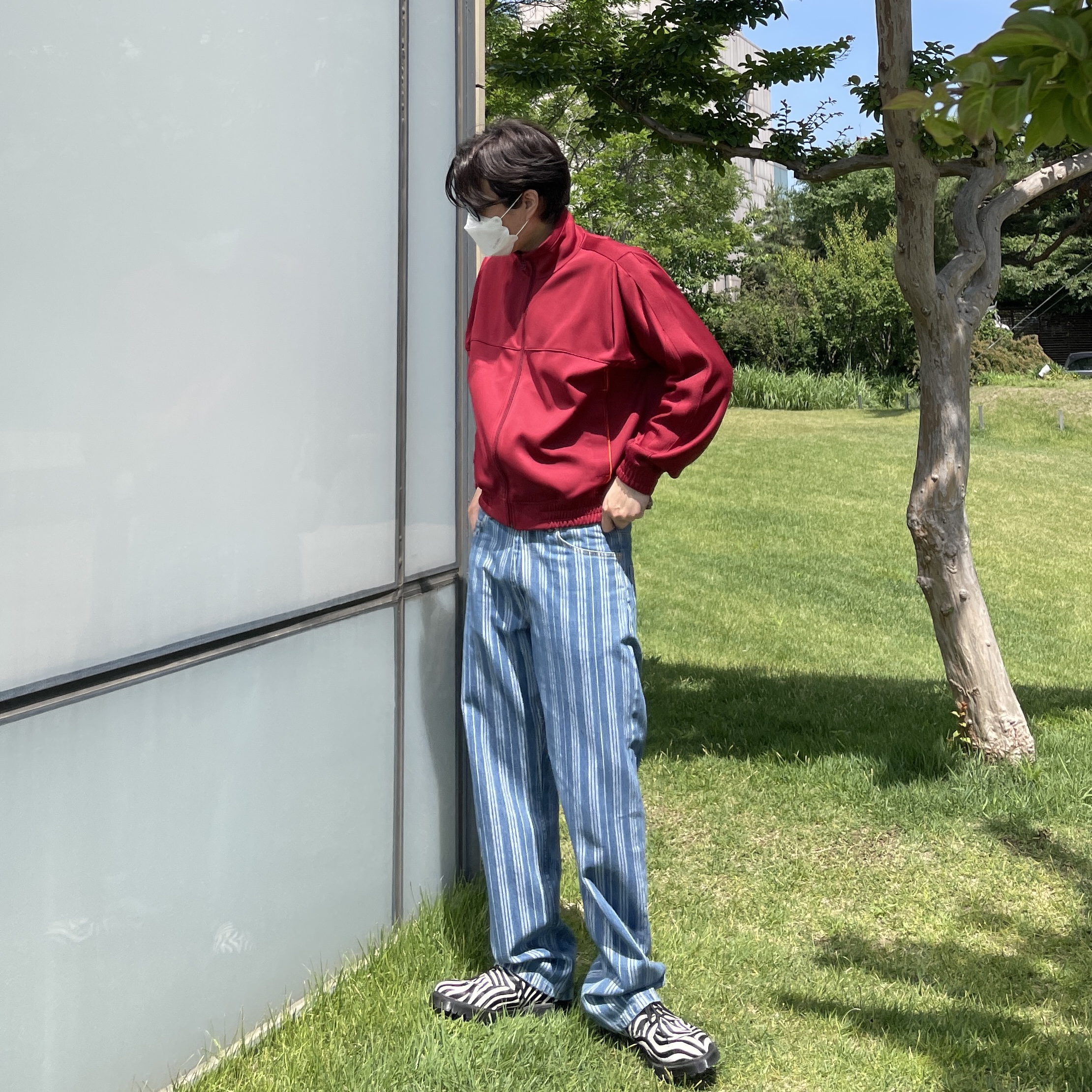Dr. Martens x Supreme 2046 Zebra 착용 스타일 - 2