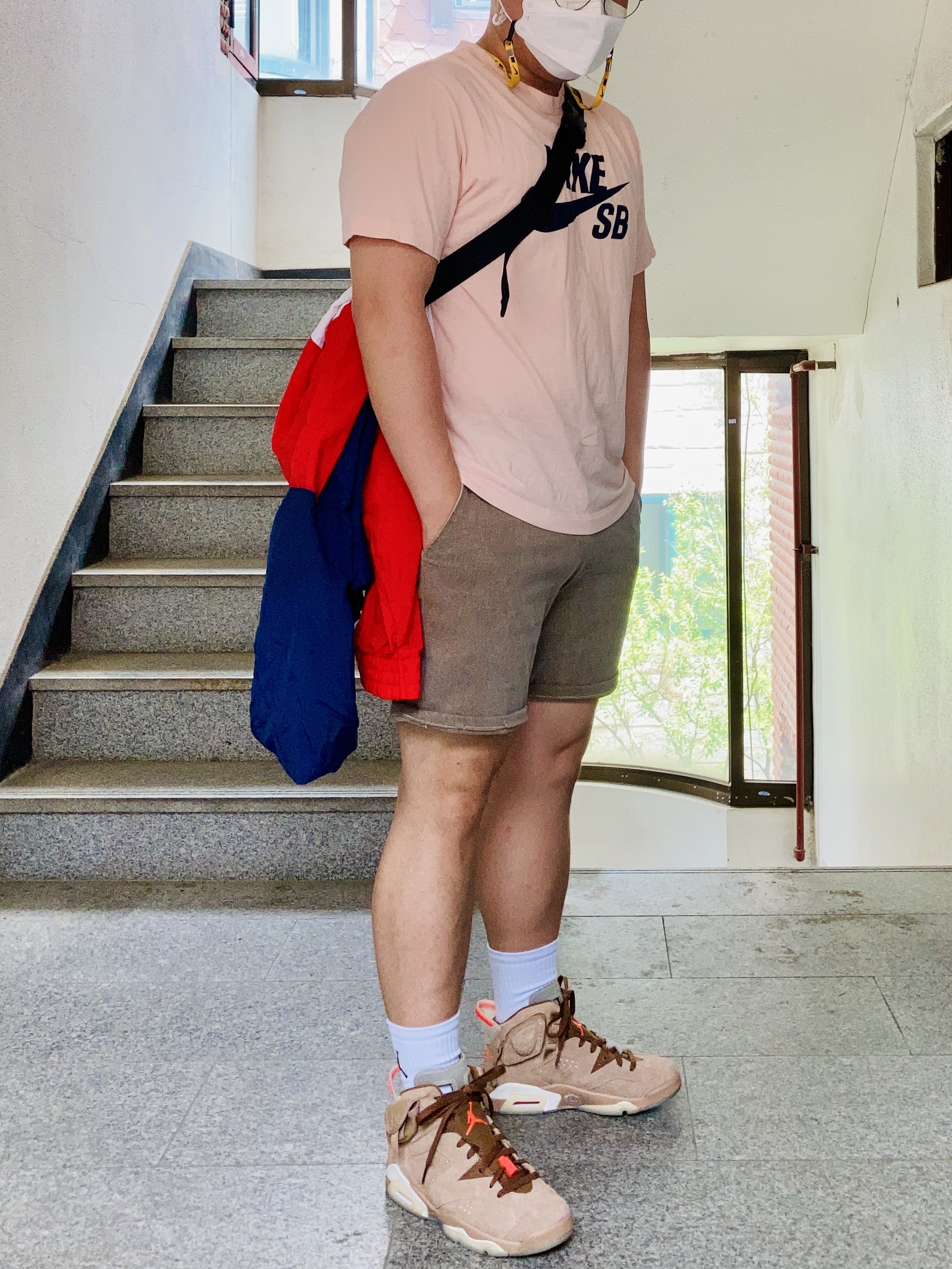 Jordan 6 x Travis Scott Retro SP British Khaki 착용 스타일