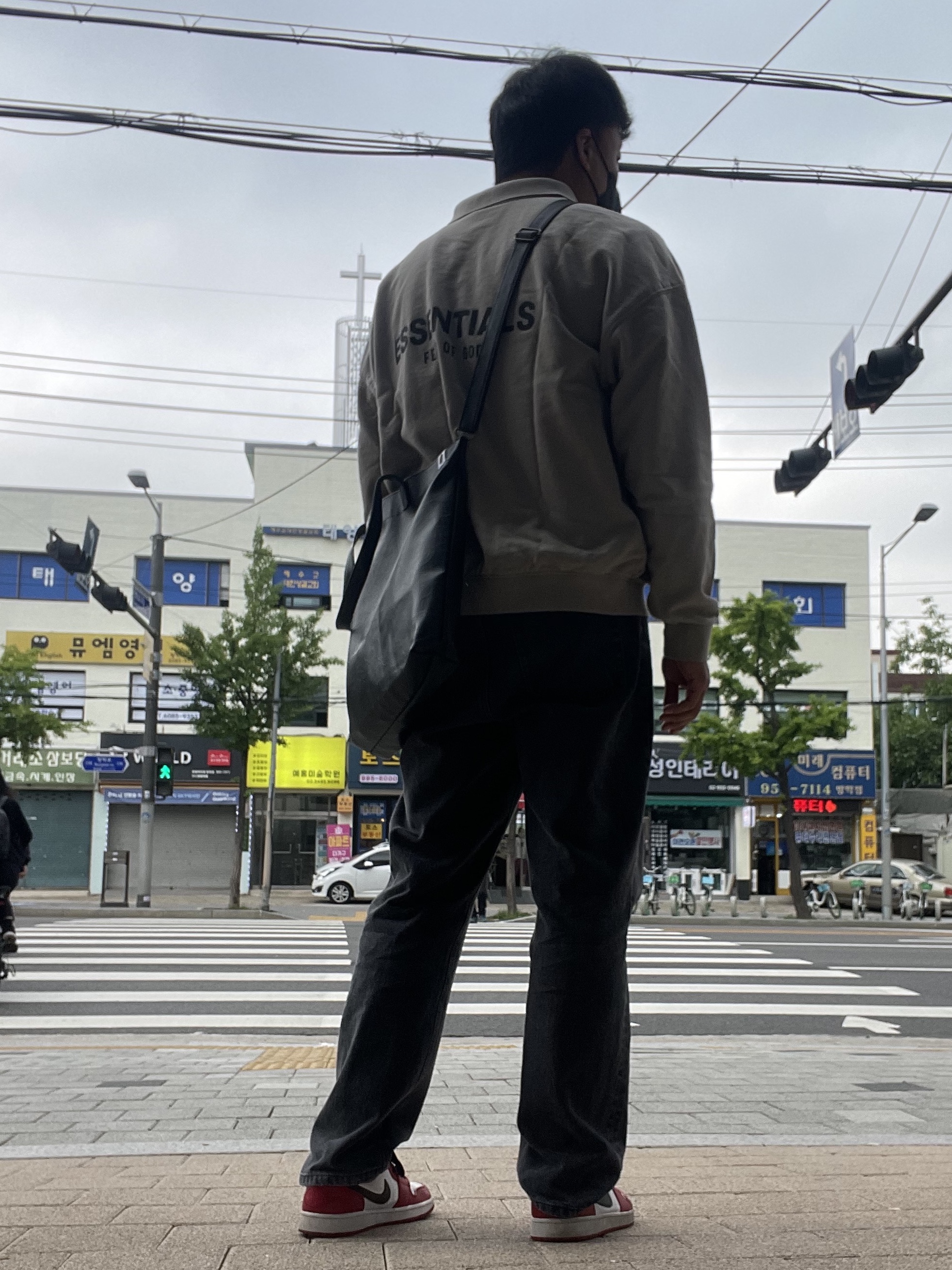 Essentials Long Sleeve Boxy Polo Taupe - 20FW, Jordan 1 Low Gym Red White 착용 스타일