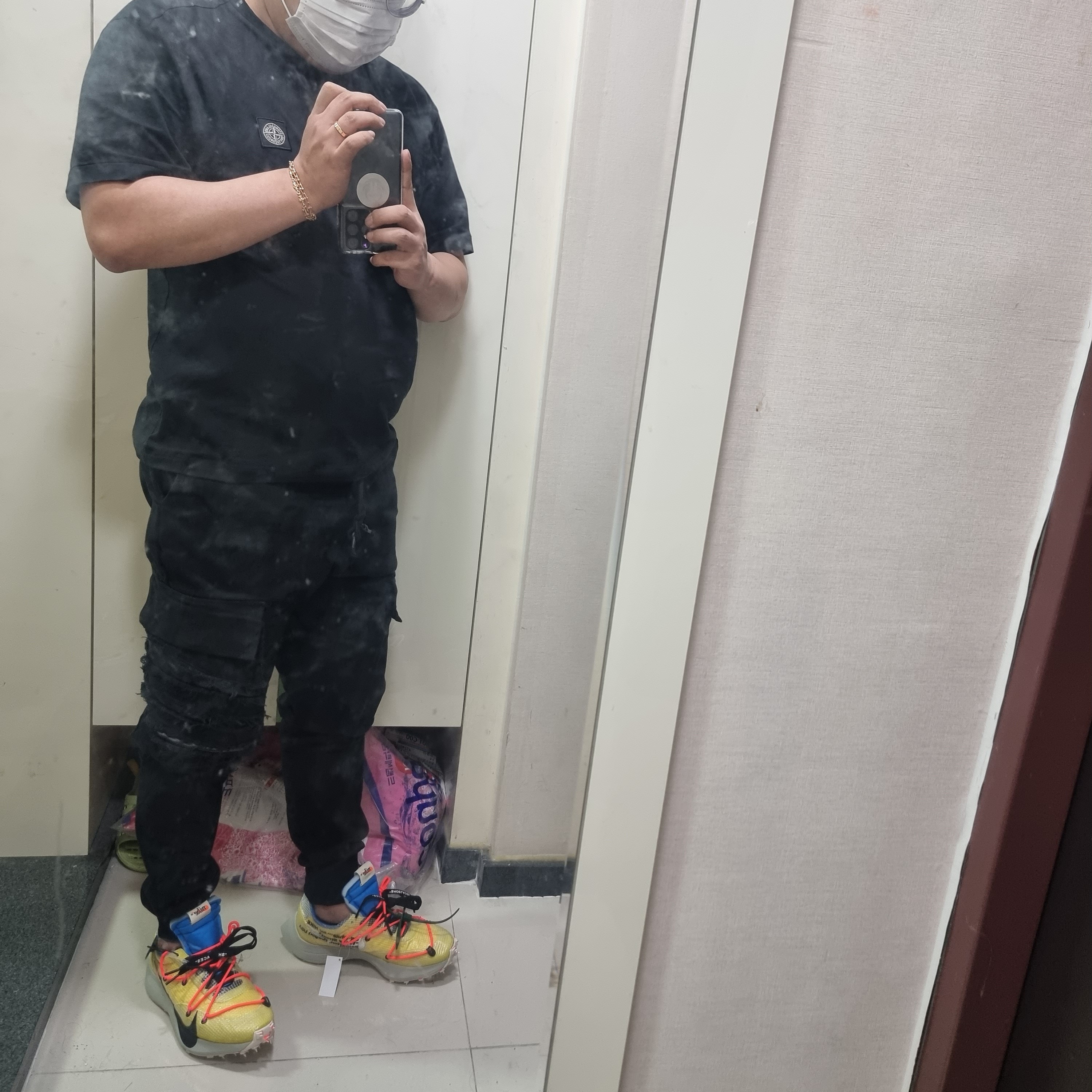 (W) Nike x Off-White Vapor Street Tour Yellow 착용 스타일 - 1
