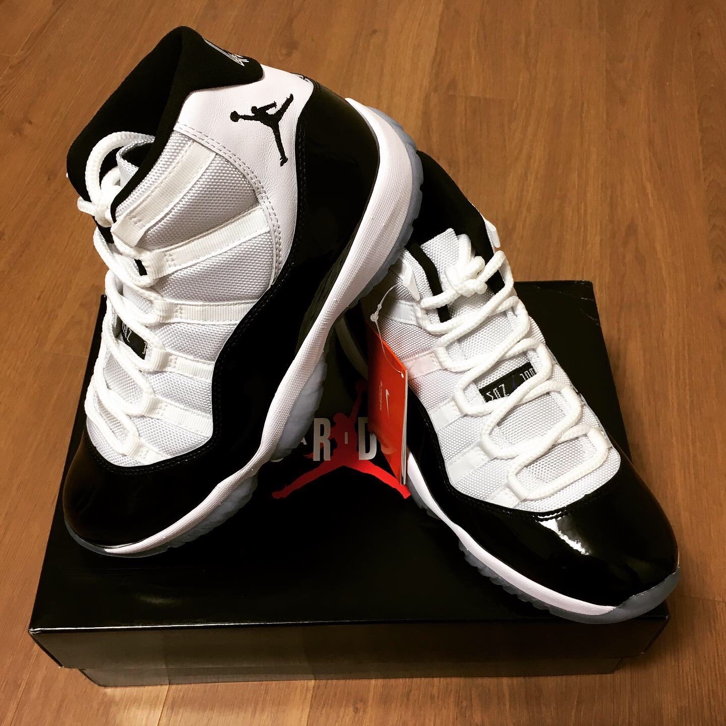 Jordan 11 Retro Concord 2018 착용 스타일 - 4