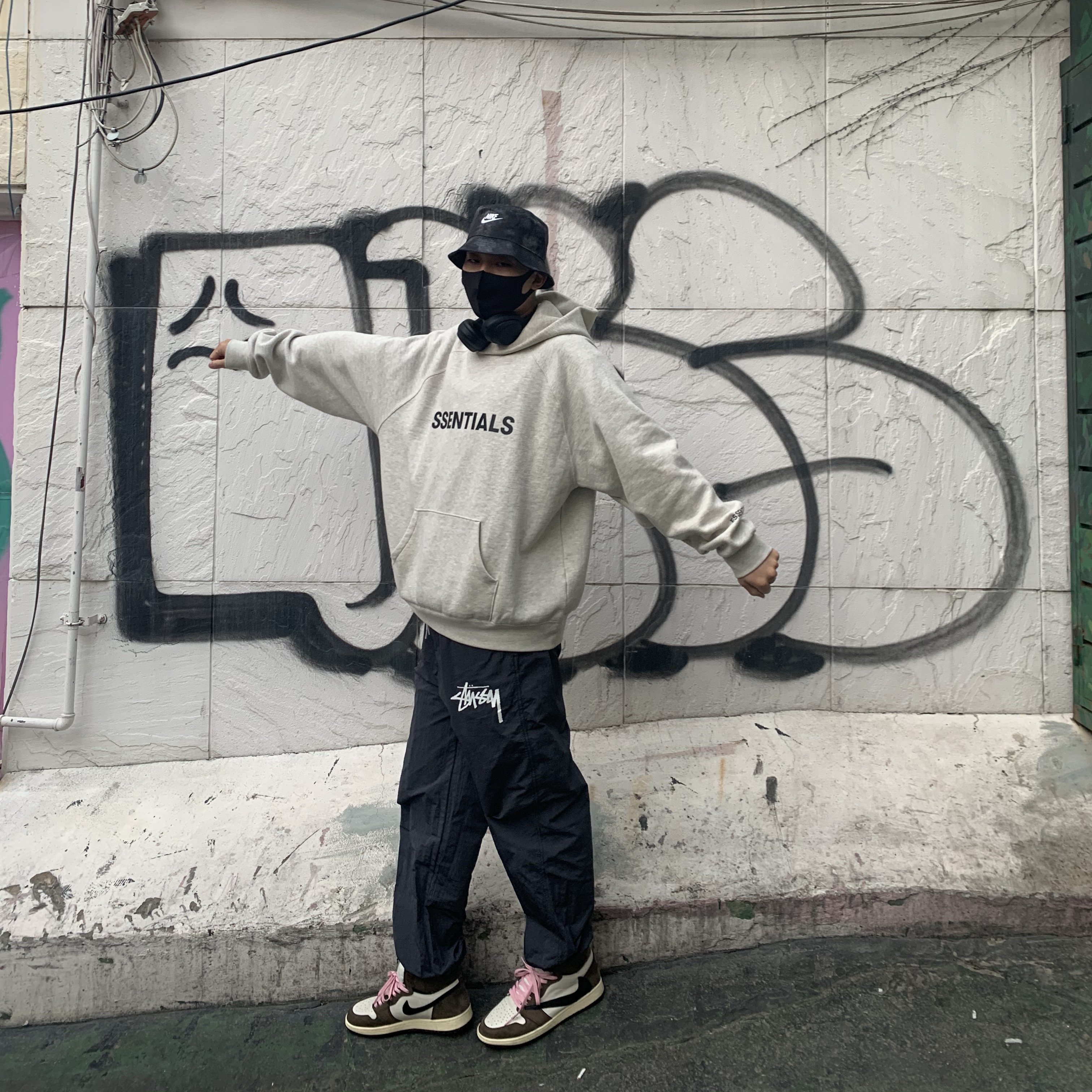 Jordan 1 x Travis Scott Retro High OG SP Mocha, Nike x Stussy Beach Pants Off Noir 착용 스타일 - 2