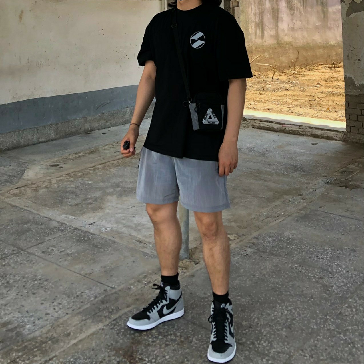 Jordan 1 Retro High OG Shadow 2.0, Palace Ballistic Shot Bag Black - 20FW 착용 스타일