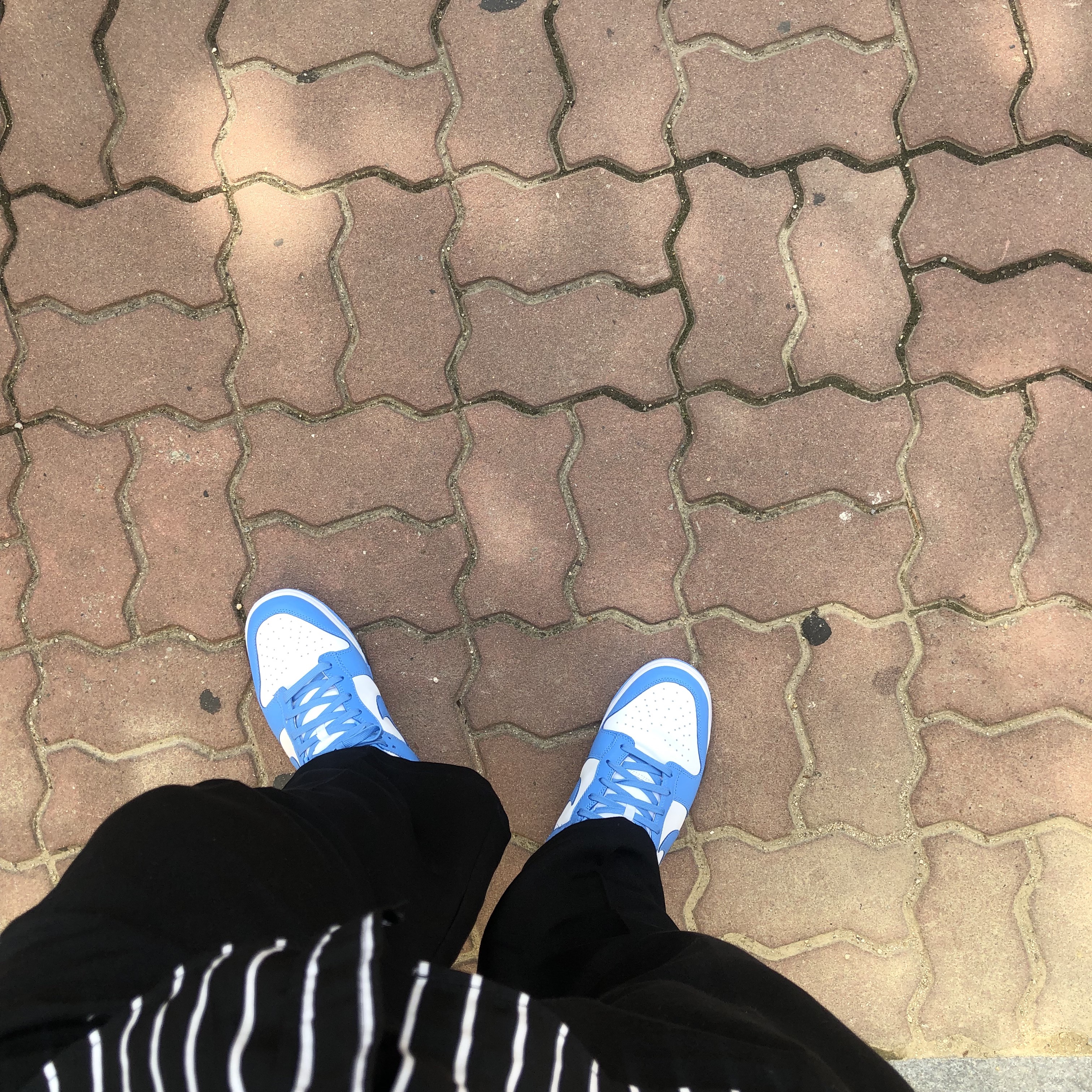 Nike Dunk Low Retro University Blue 착용 스타일 - 2