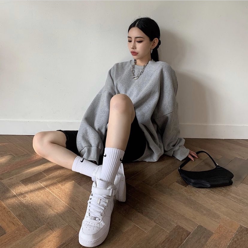 Nike Air Force 1 High '07 Triple White 착용 스타일