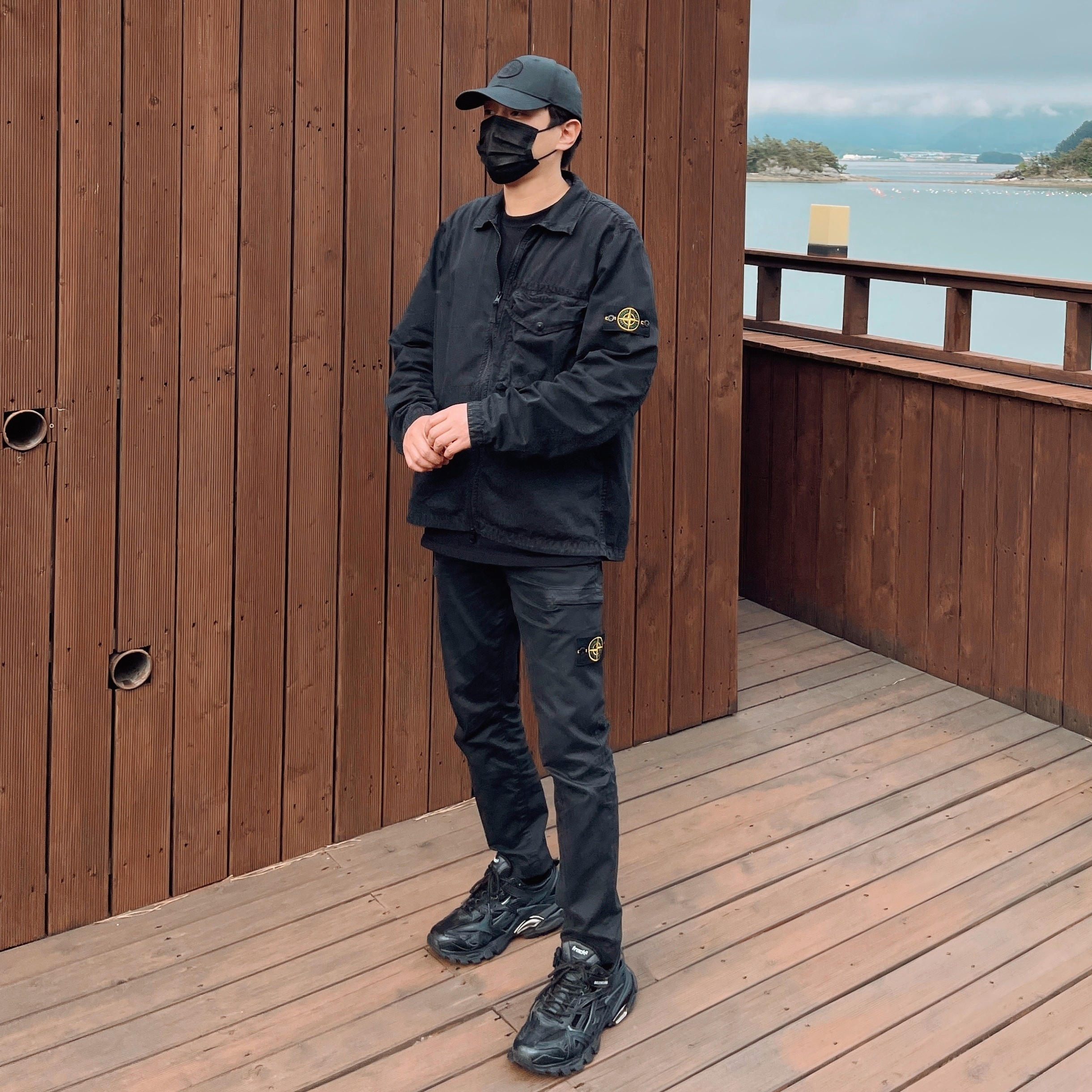 Stone Island 117WN T.CO+OLD Overshirt Black - 21SS, Balenciaga Track.2 Sneakers Black 착용 스타일 - 2