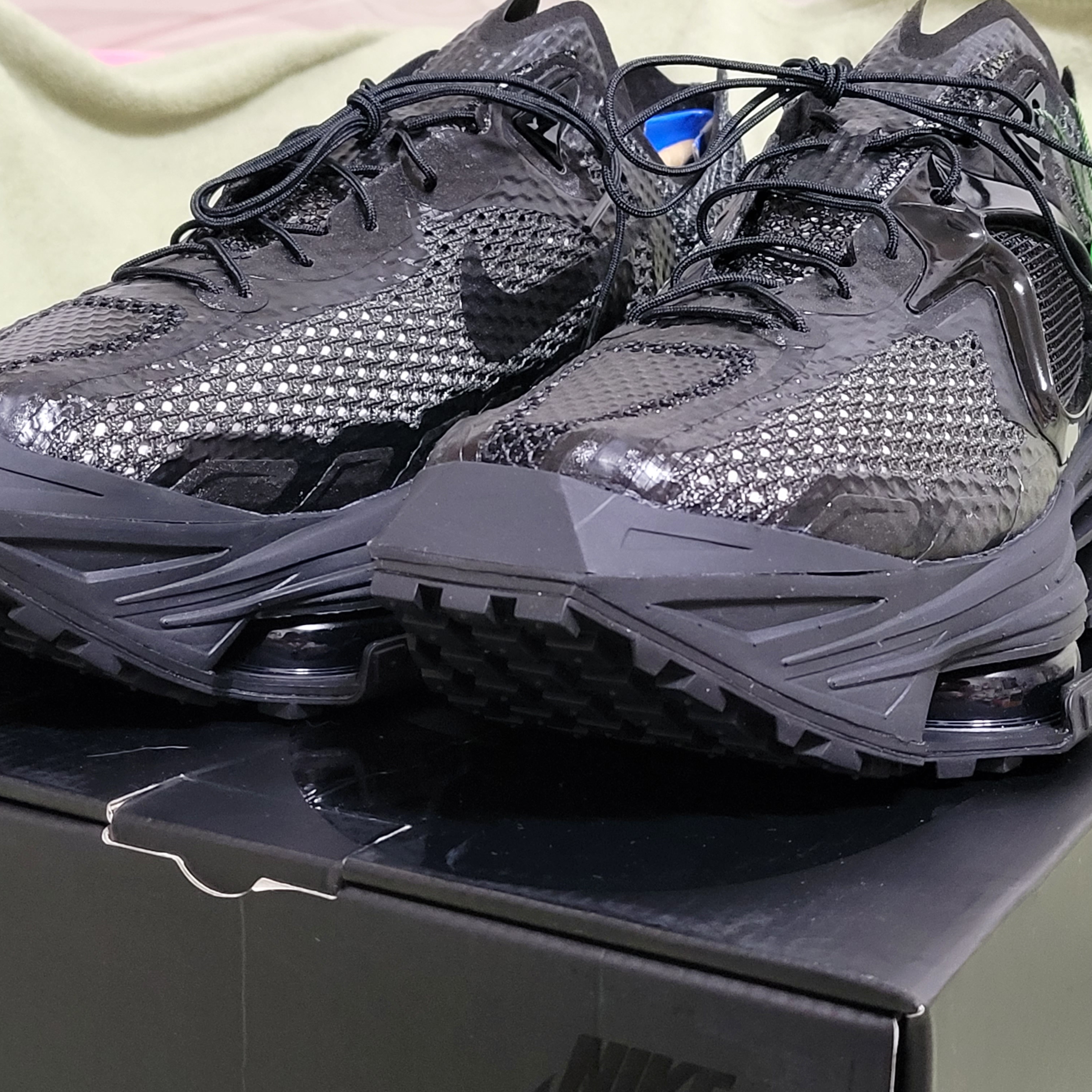 Nike x Matthew M Williams Zoom 004 Triple Black 착용 스타일 - 1