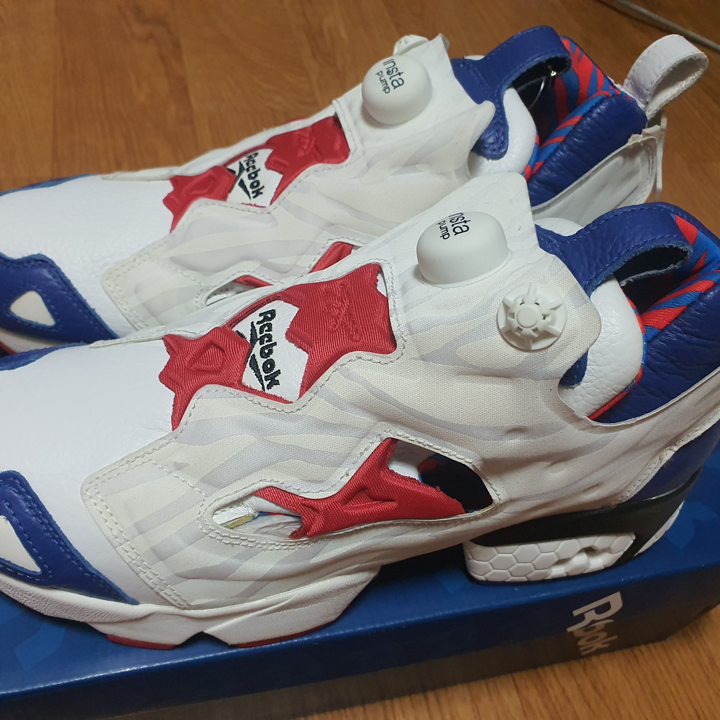 Nike Air Max 720 Be True 2019, Reebok Instapump Fury Tiger Print White Red Blue 착용 스타일 - 3