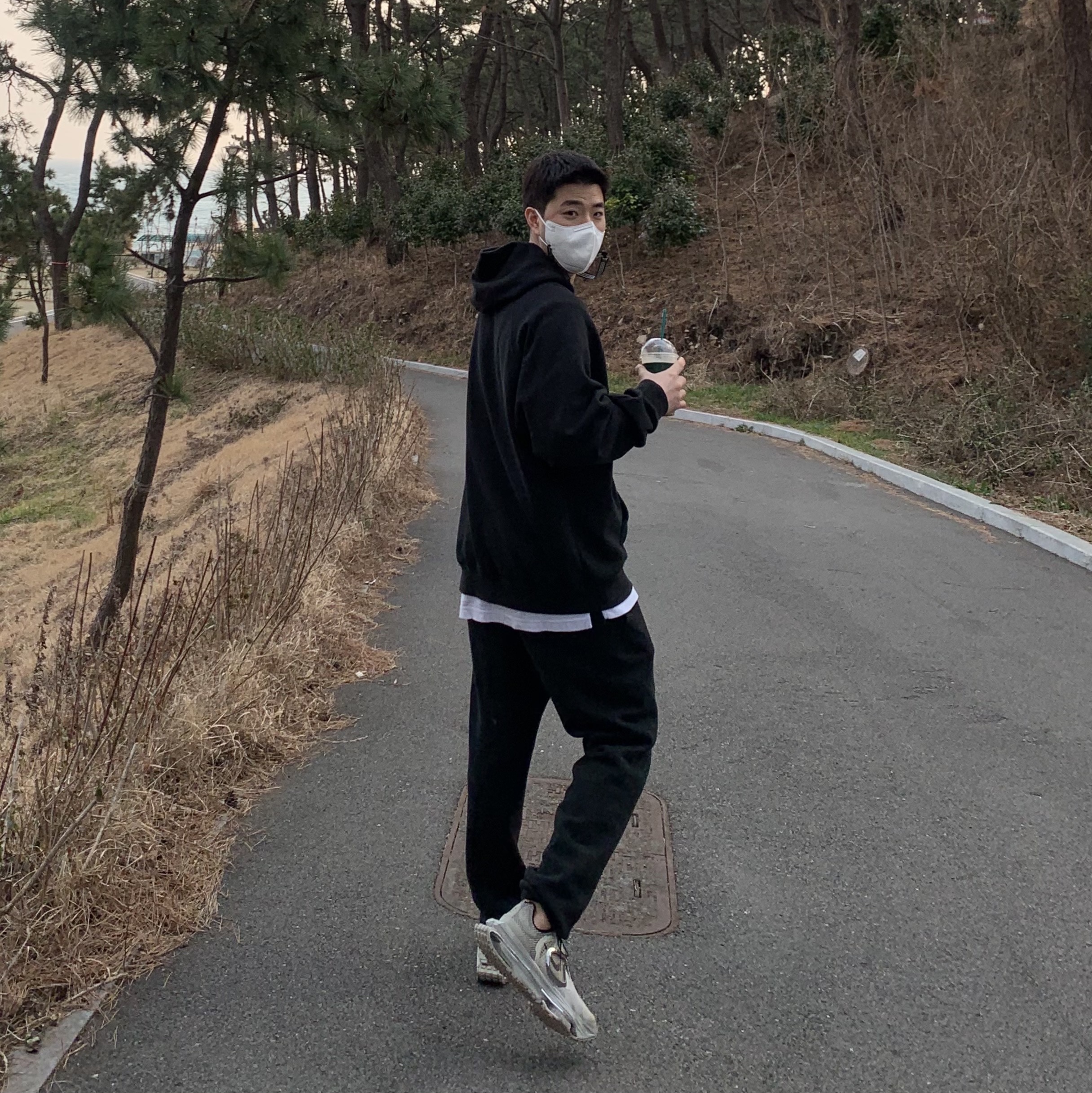 Nike x Matthew M Williams Zoom 004 Stone, Essentials Logo Hoodie Navy/Dark Navy - Ssense Exclusive 착용 스타일