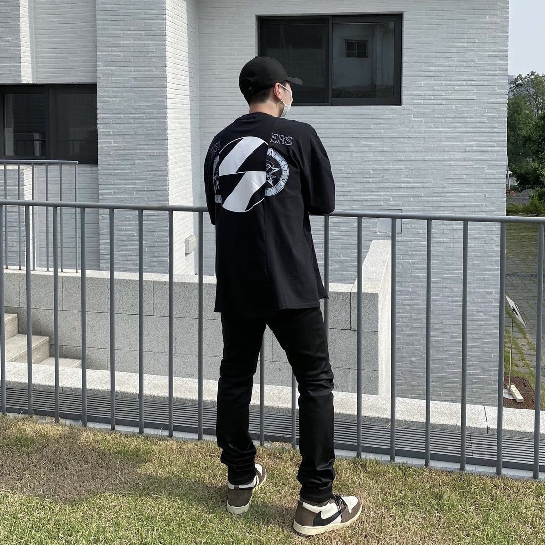 Jordan 1 x Travis Scott Retro High OG SP Mocha 착용 스타일