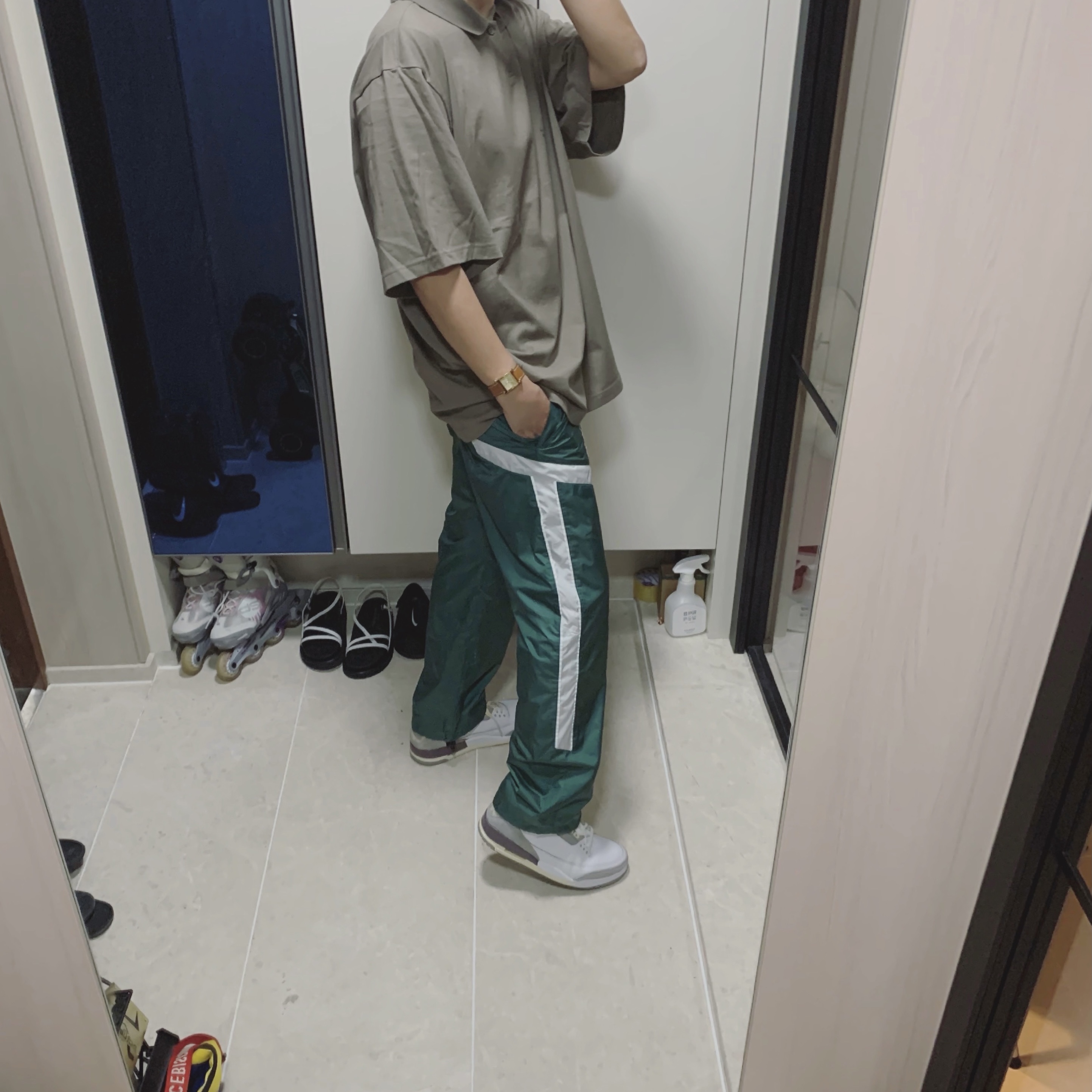 (W) Jordan 3 x A Ma Maniere Retro SP, Essentials Short Sleeve Polo Taupe - 21SS 착용 스타일 - 1